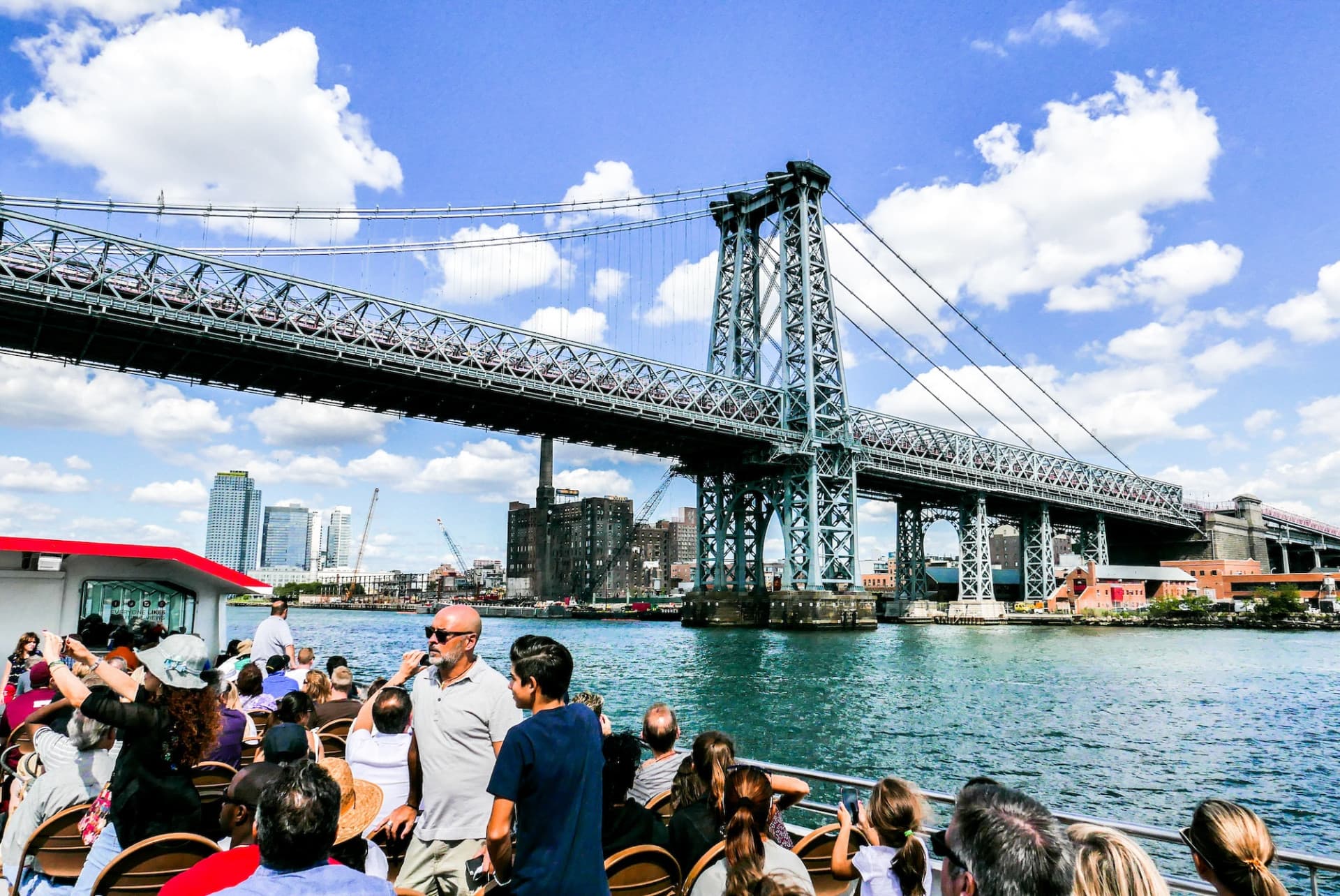Circle Line "NYC Landmarks" Sightseeing Cruise (1.5 hours): Reserved Straight-to-Board Ticket - image 5