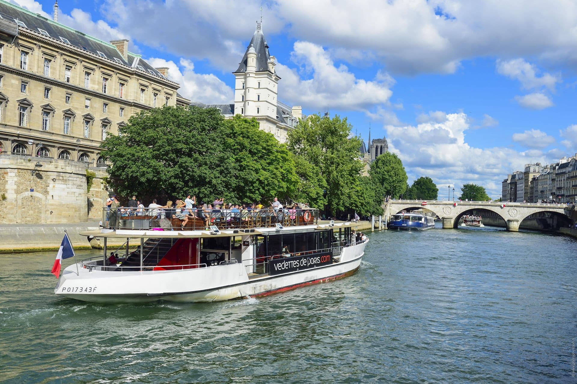 Seine River Cruise by Vedettes De Paris - image 6