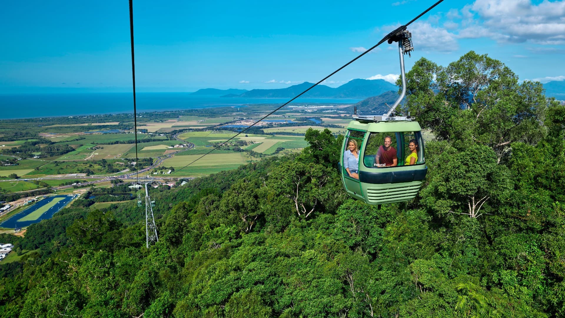Skyrail Rainforest Cableway with Optional Kuranda Scenic Train Ticket and Hotel Pick-Up - imagen principal