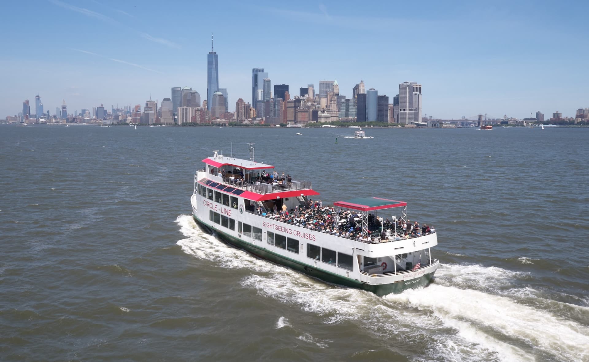 Circle Line "Statue of Liberty Midtown NYC" Cruise (1 hour): Reserved Straight-to-Board Ticket - image 6
