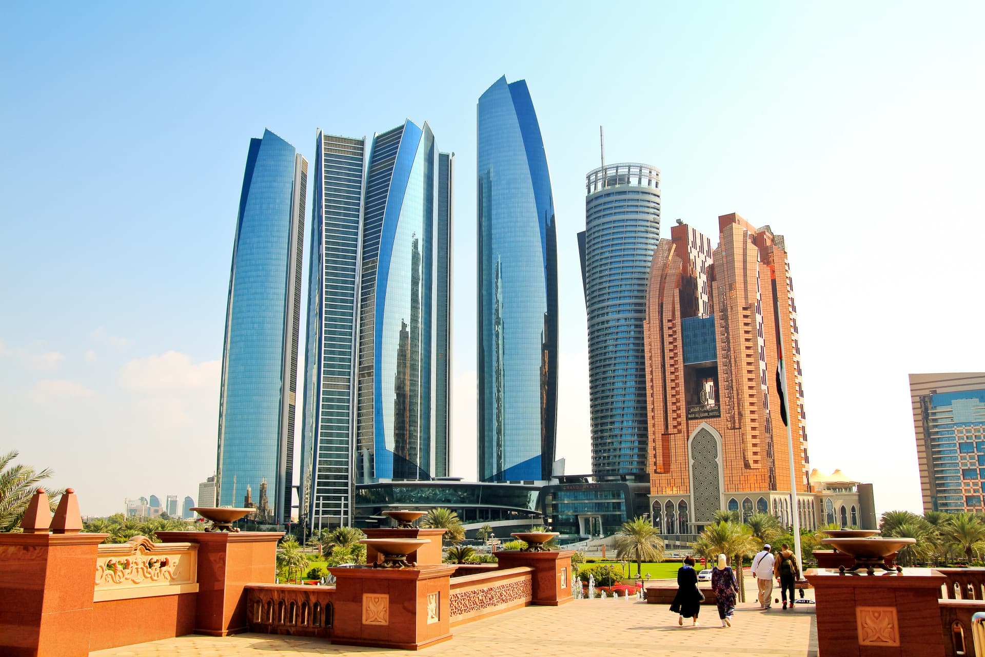 Abu Dhabi Premium City Tour from Dubai: Sheikh Zayed Mosque, Etihad Towers, Qasr Al Watan - imagen 4