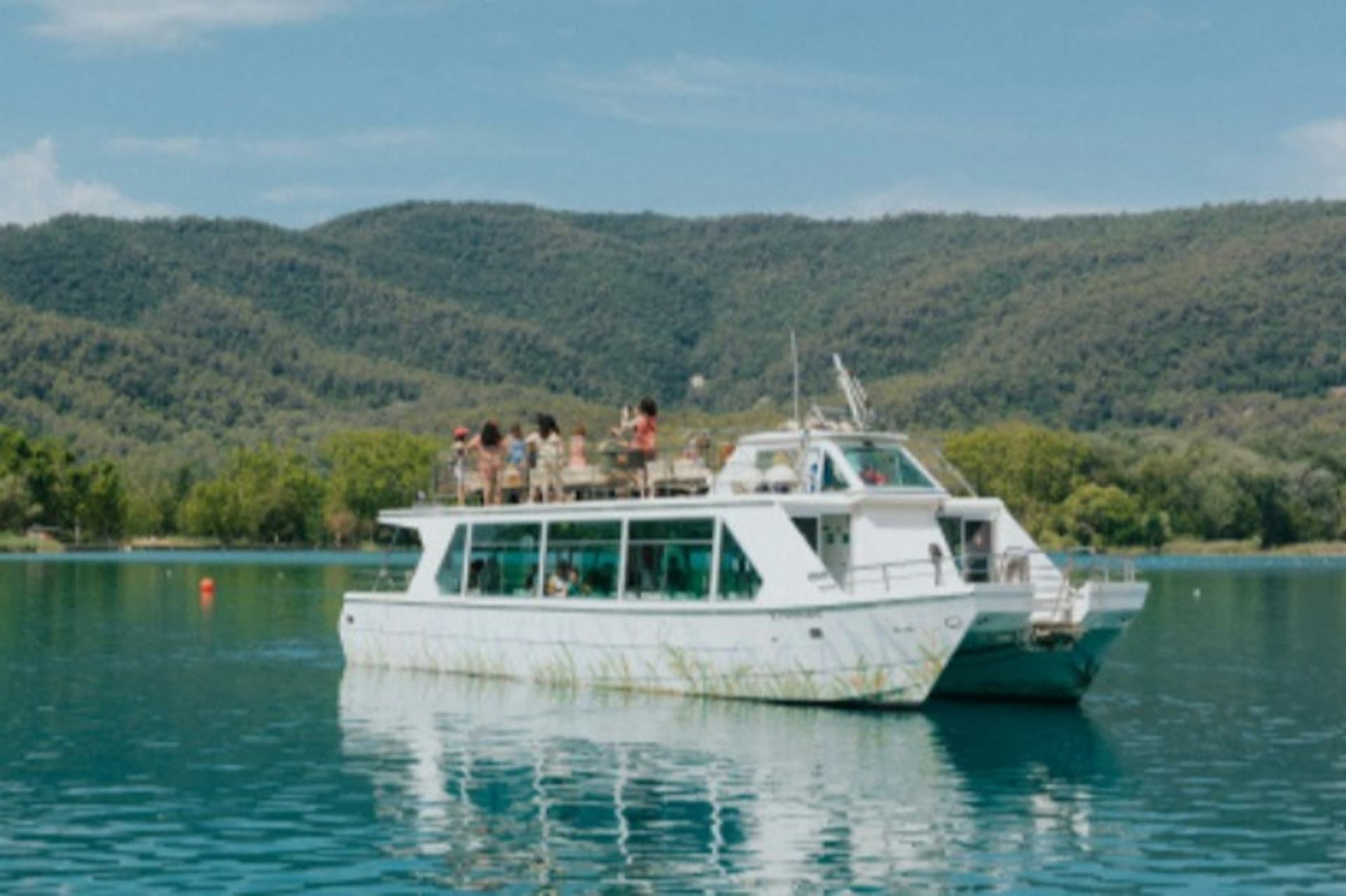 Girona: Lake of Banyoles Boat Tour - image 2