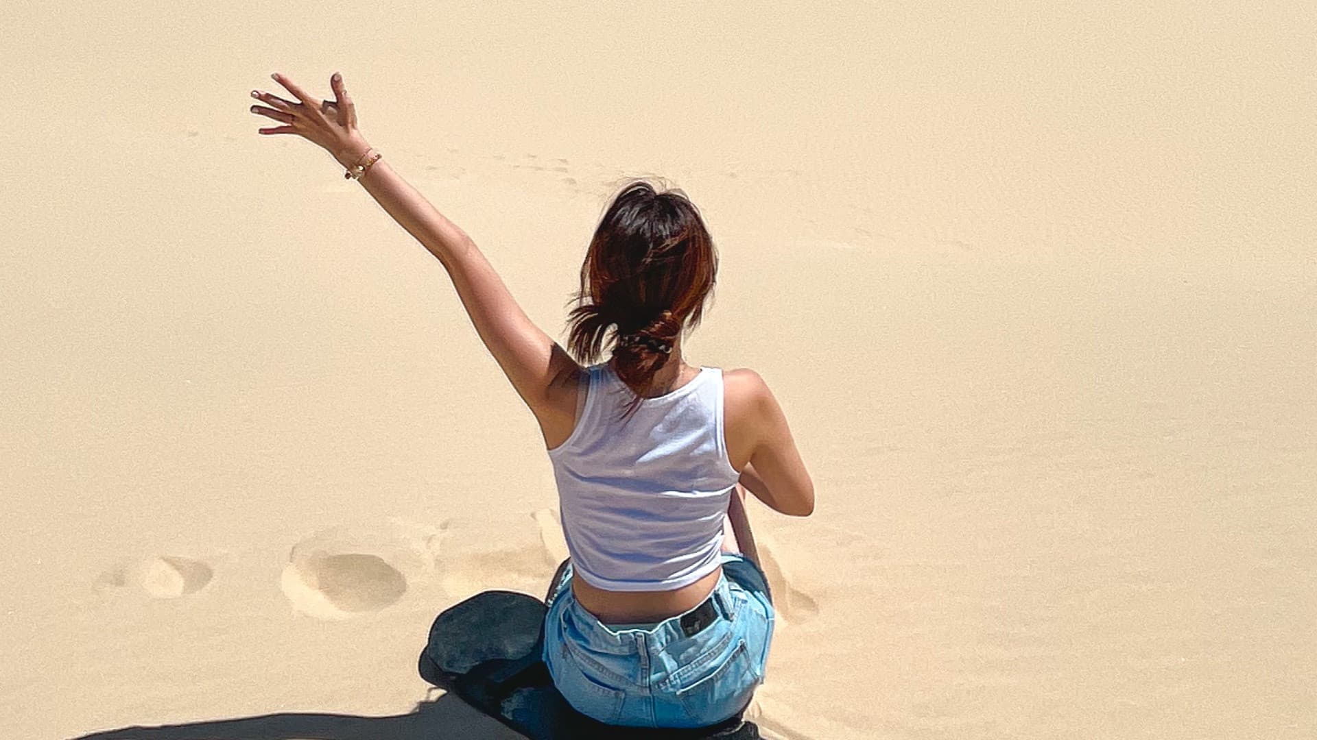 Port Stephens Tour with 4WD Ride and Sandboarding from Sydney - image 2