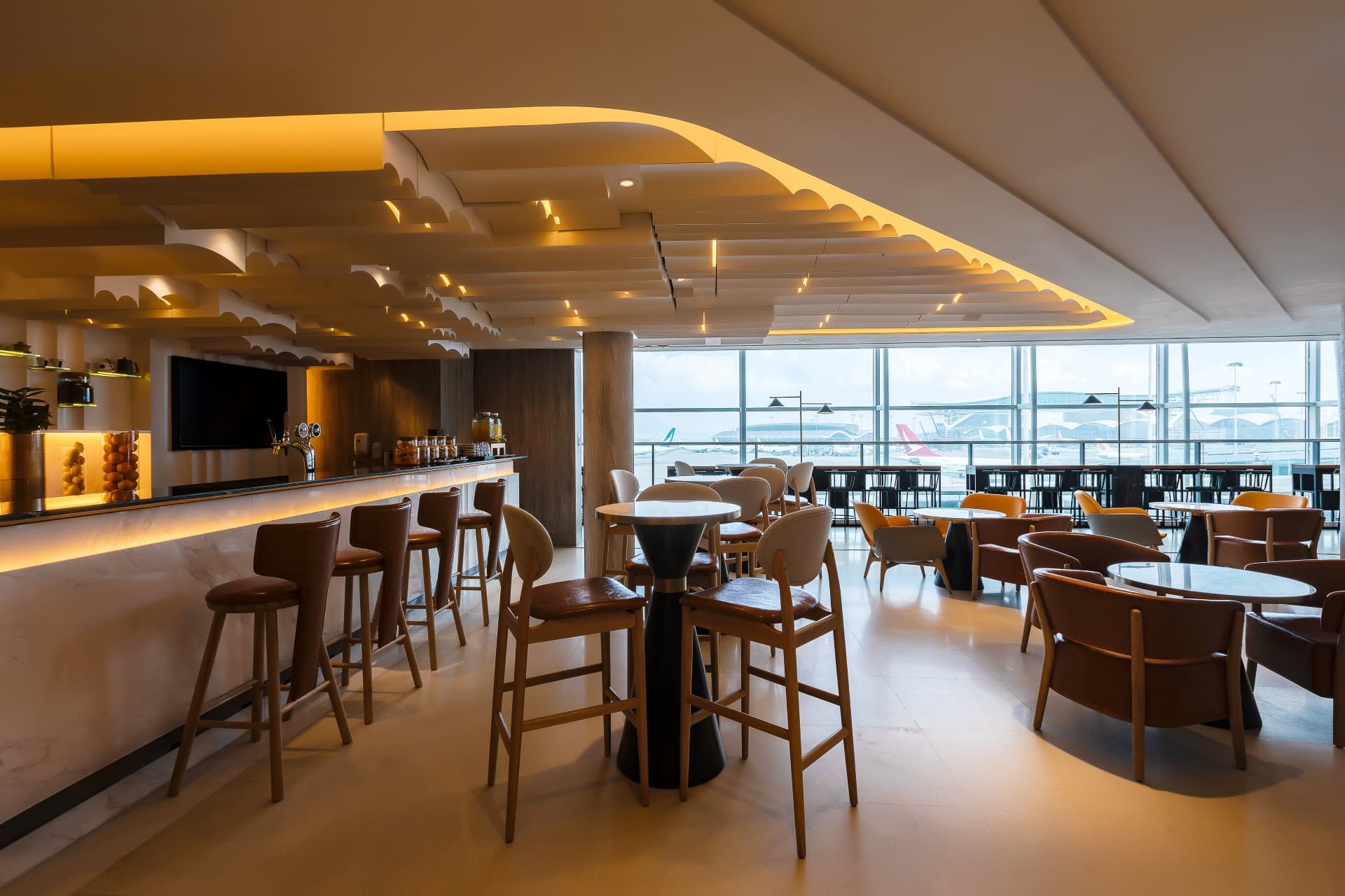 Plaza Premium Lounge - Hong Kong International Airport Terminal 1 - image 6