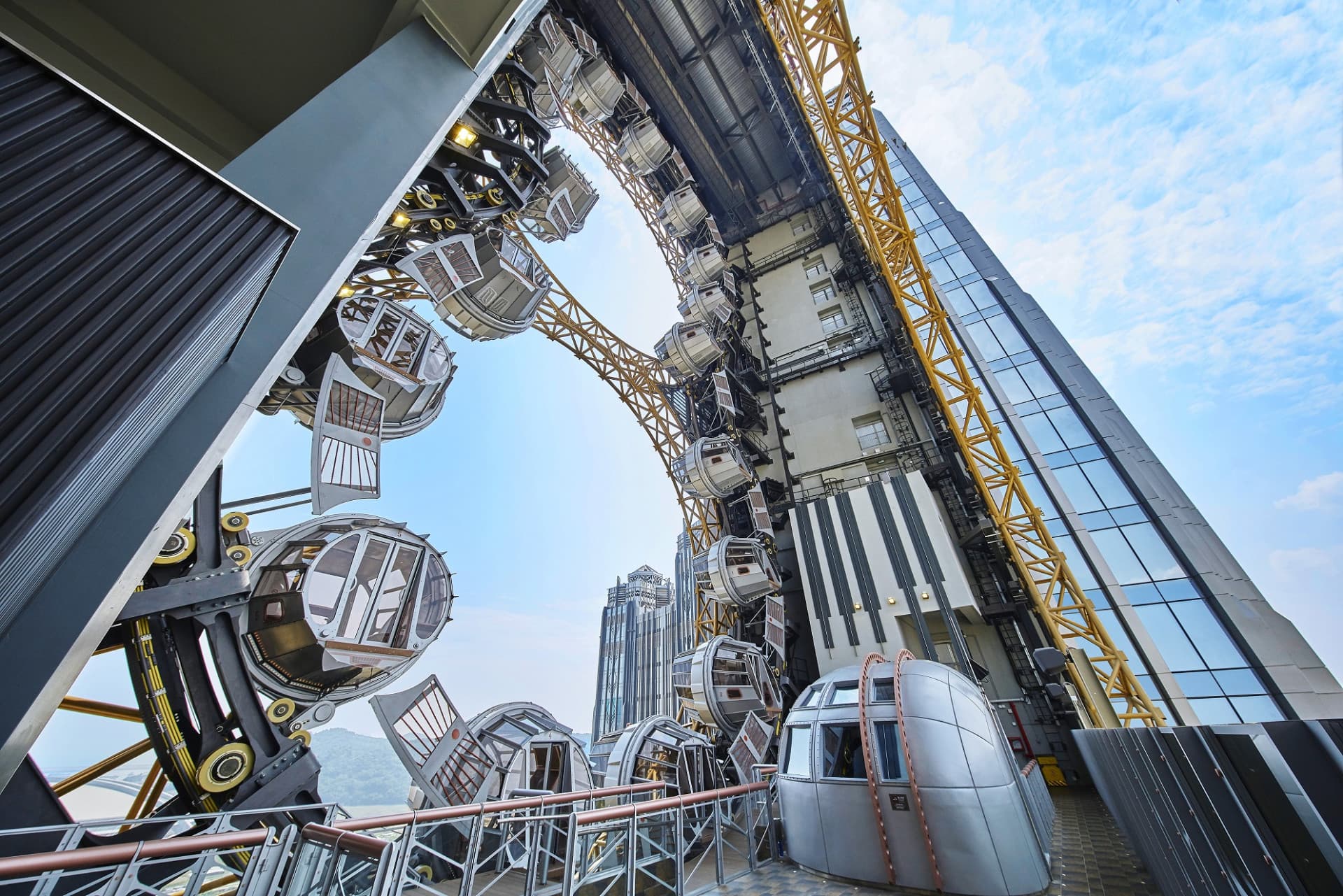 Studio City Macau Golden Reel Ferris Wheel - image 5