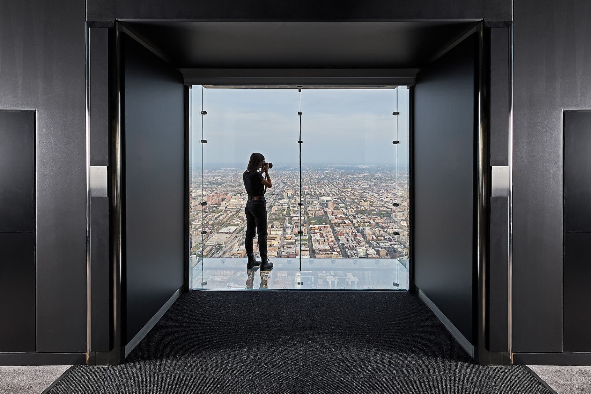 Skydeck Chicago and The Ledge Ticket - image 12