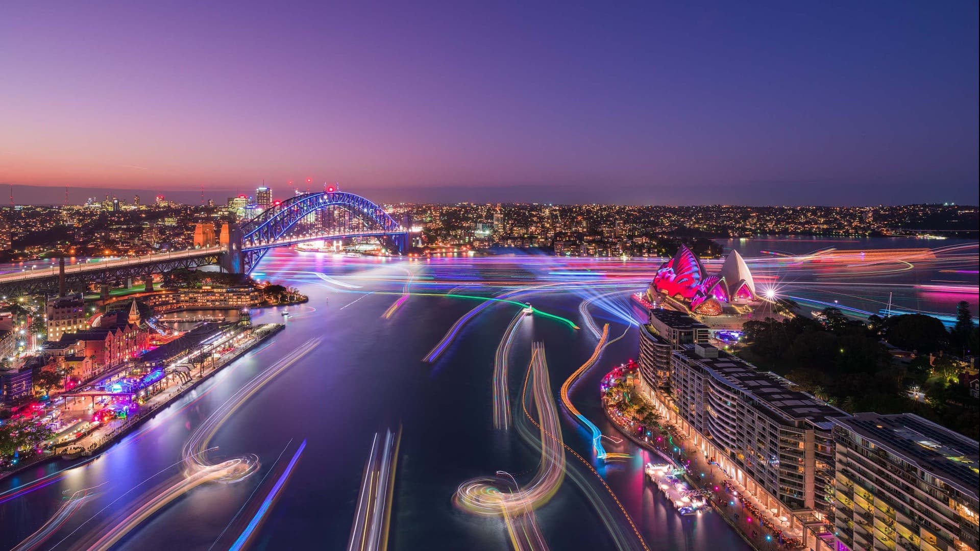 Crucero Vivid Sydney con Captain Cook Cruises saliendo desde Darling Harbour - imagen 2