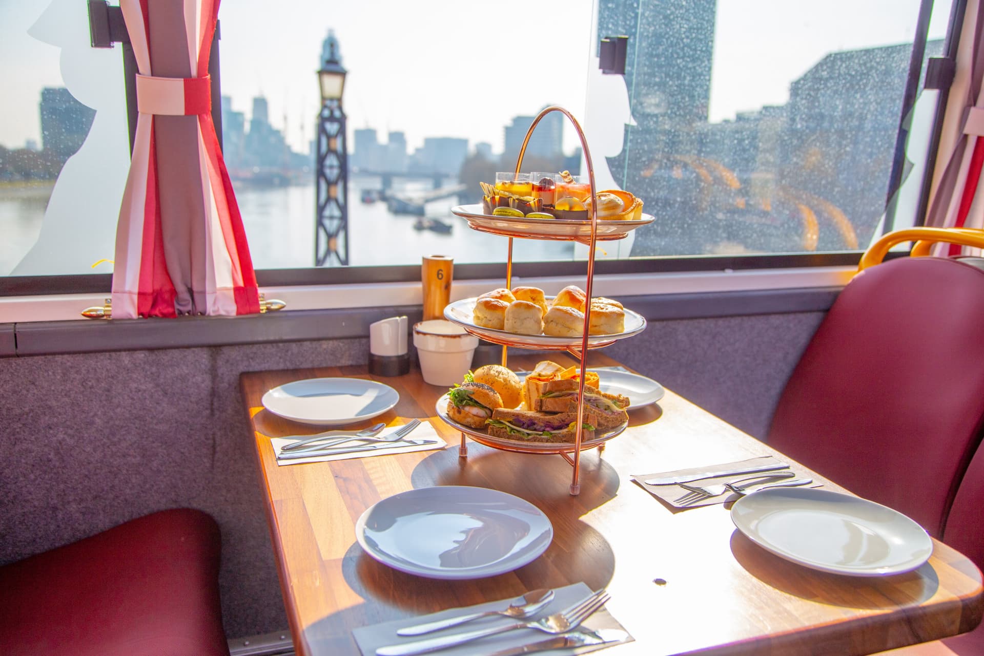 Afternoon Tea Bus with Panoramic Tour of London - image 12