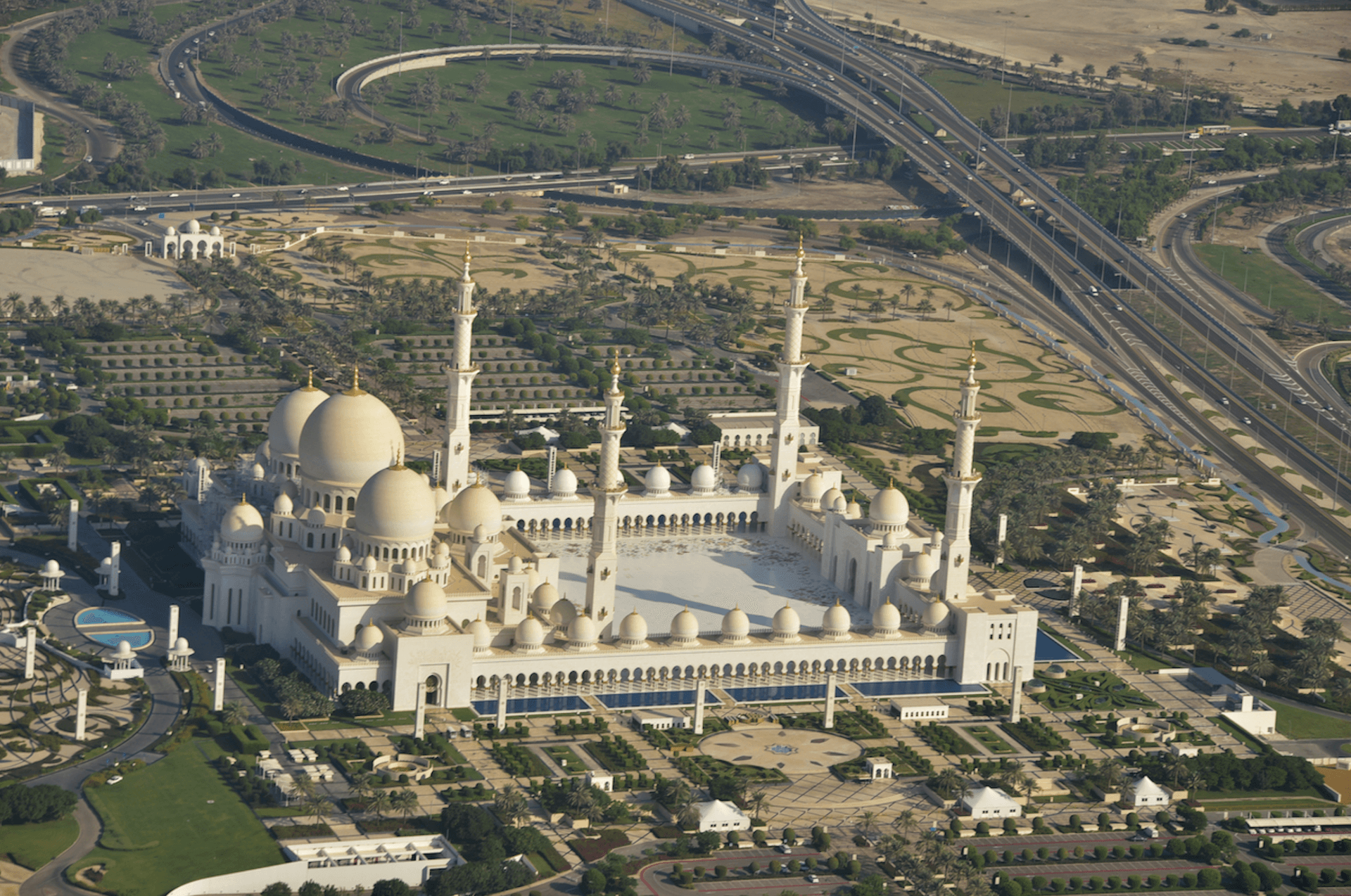 Abu Dhabi Helicopter Tour - image 2