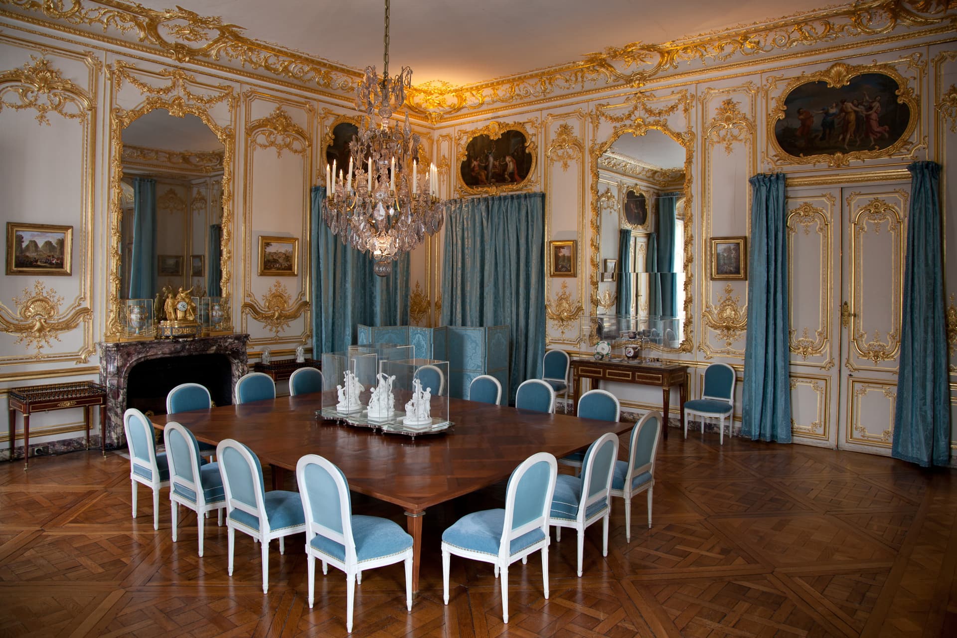 Palace of Versailles Audio-Guided Tour with Round Trip Transfers from Paris - image 3
