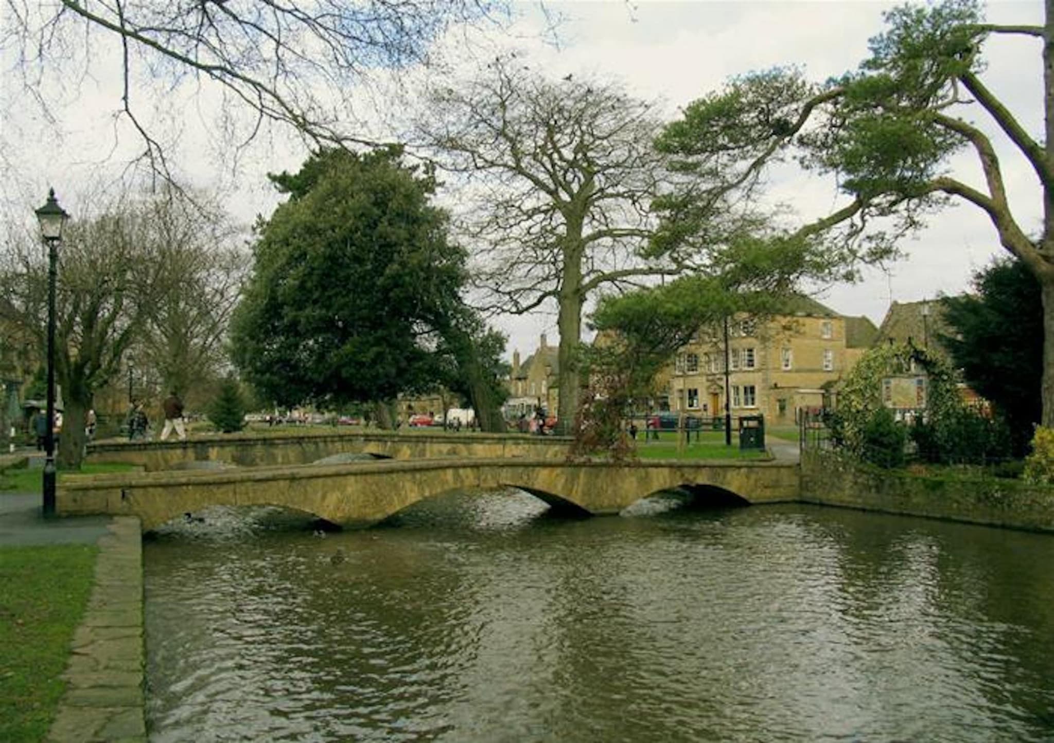 Oxford, Stratford-upon-Avon, Cotswolds, and Warwick Castle Tour from London - image 4