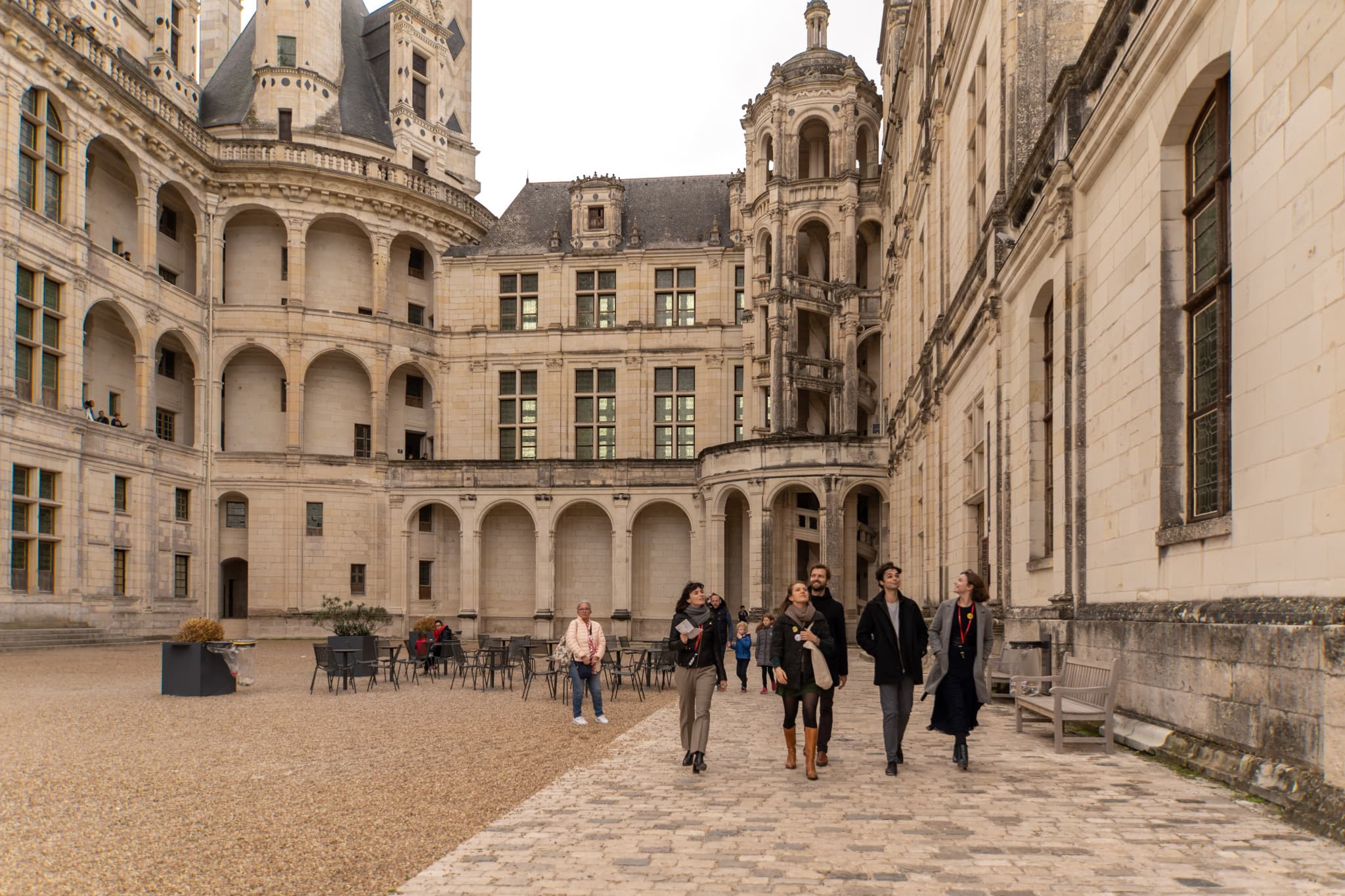 Loire Valley Tour from Paris: Chambord, Chenonceau, and Cheverny Castles - image 16