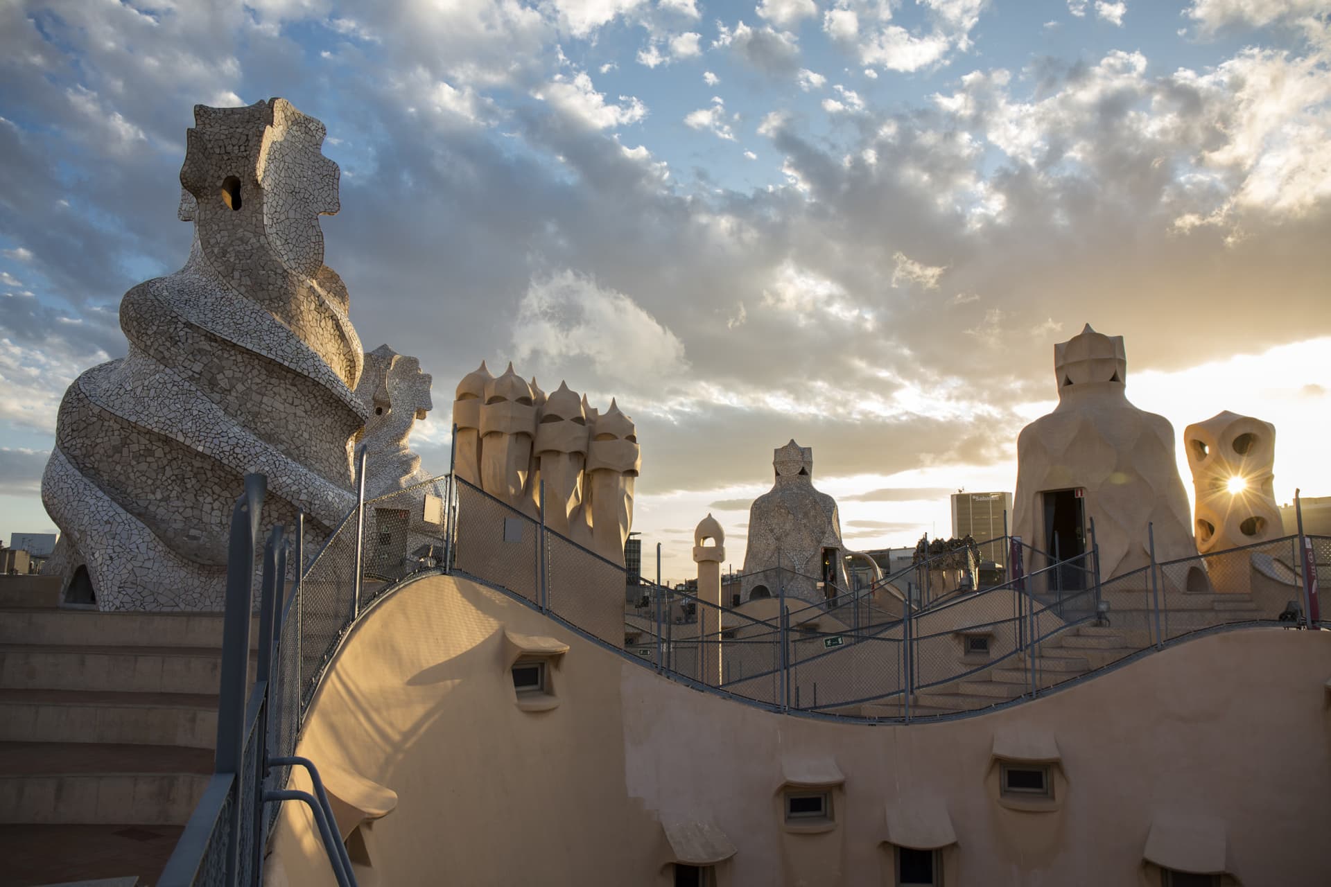 Go City Barcelona Explorer Pass: Ahorre hasta un 50% en atracciones - imagen 4