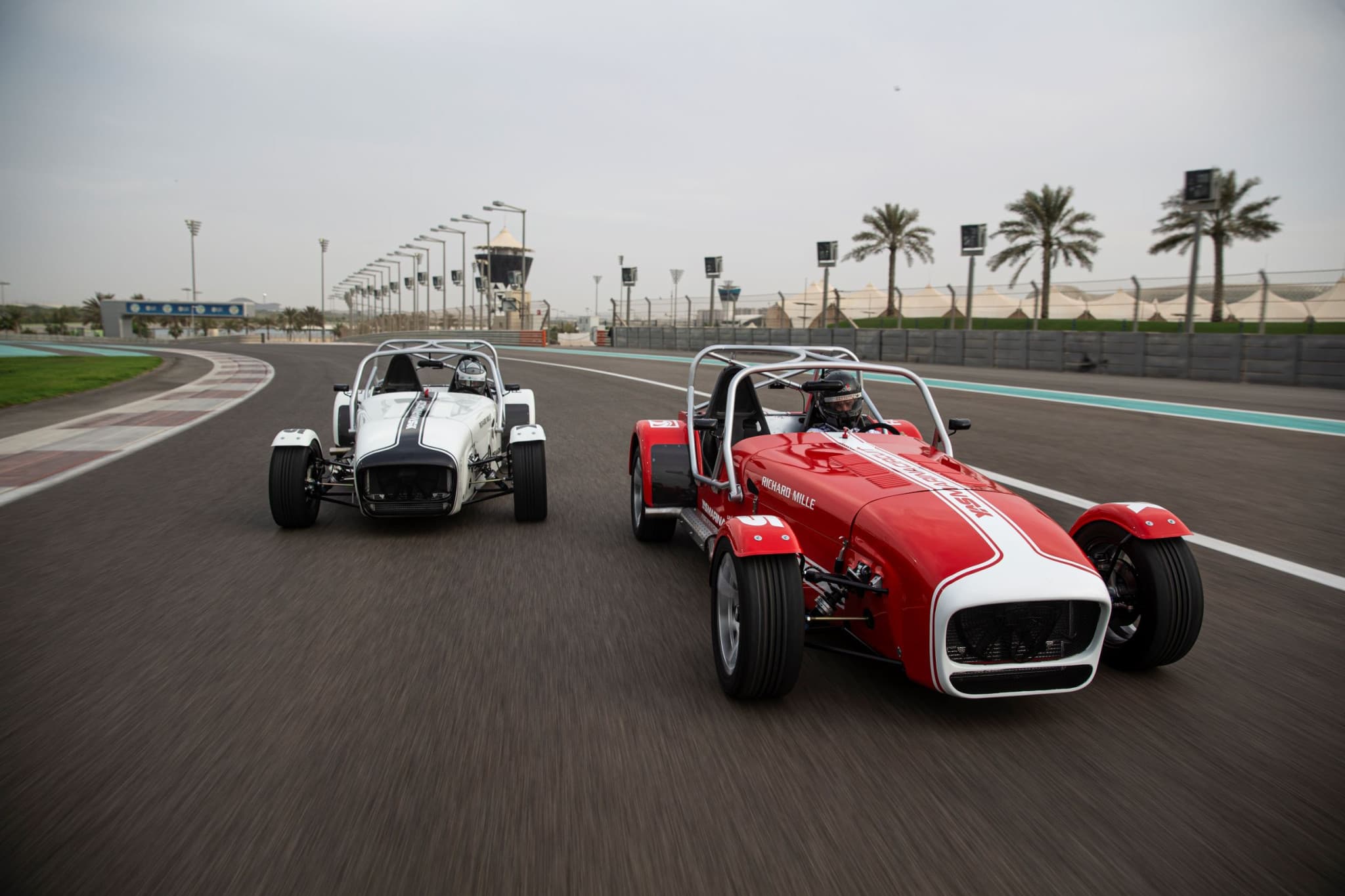 Yas Marina Circuit Caterham Seven 360 Driving Experience - image 2