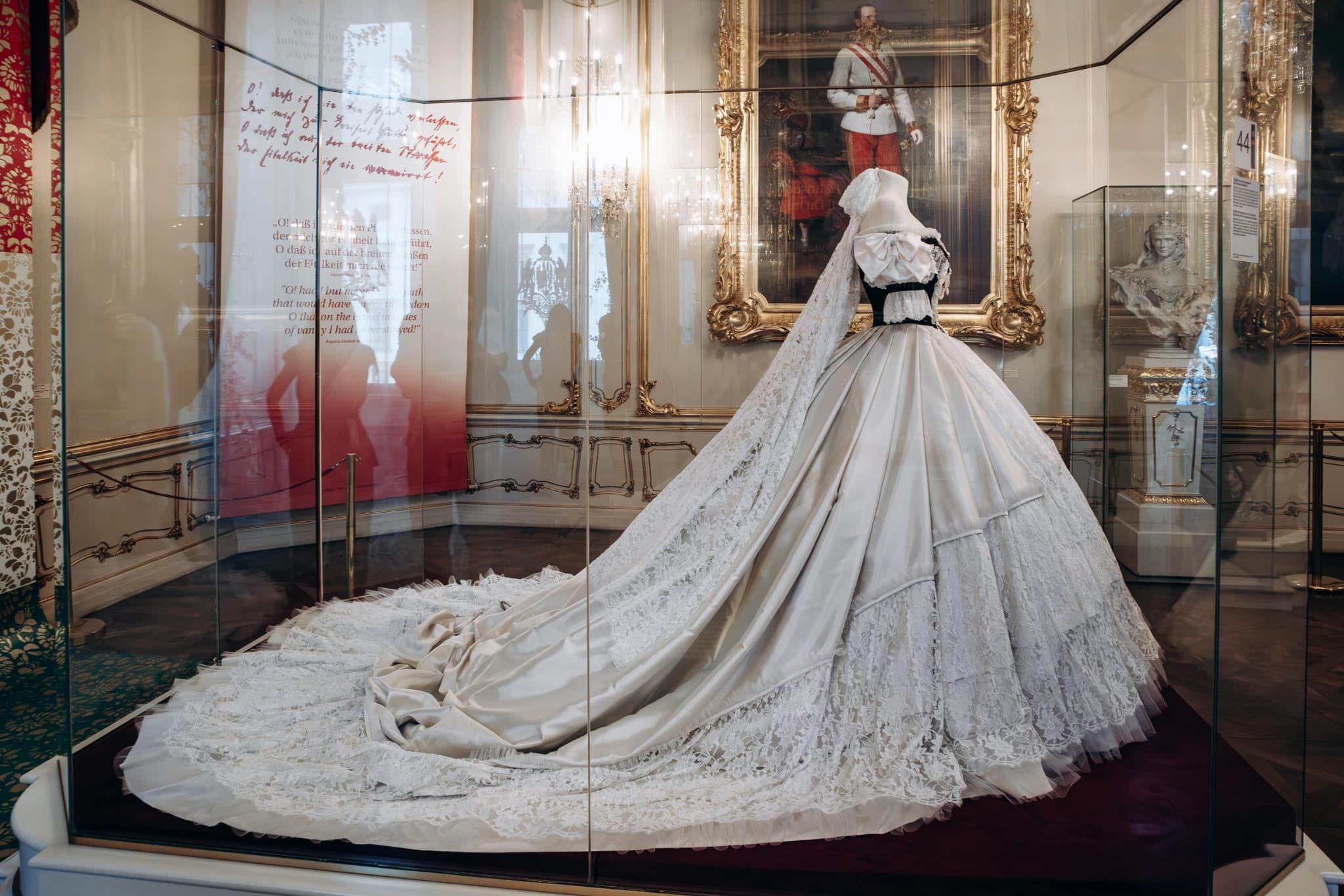 Hofburg Palace, Gardens, and Sisi Museum Skip-the-Line Guided Tour - main image