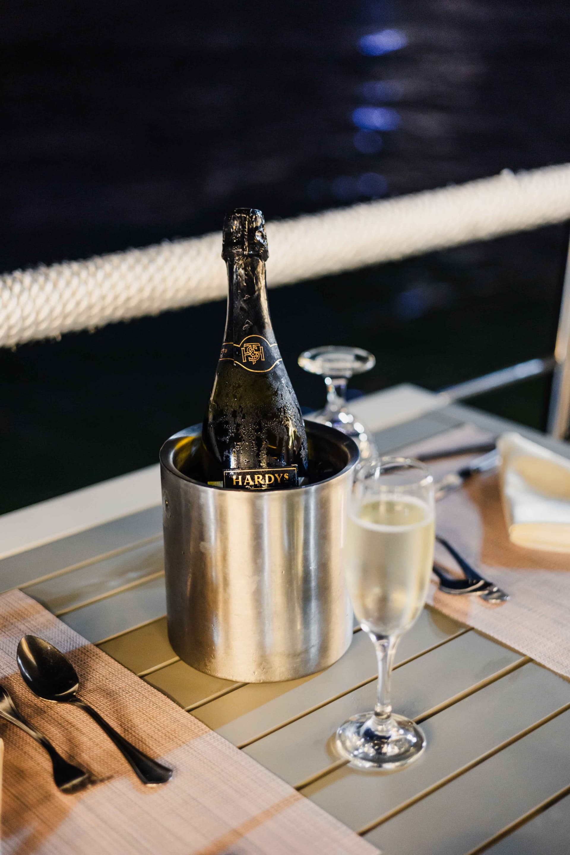Alexandra Sea Lounge Dinner Cruise in Dubai Marina - imagen 12