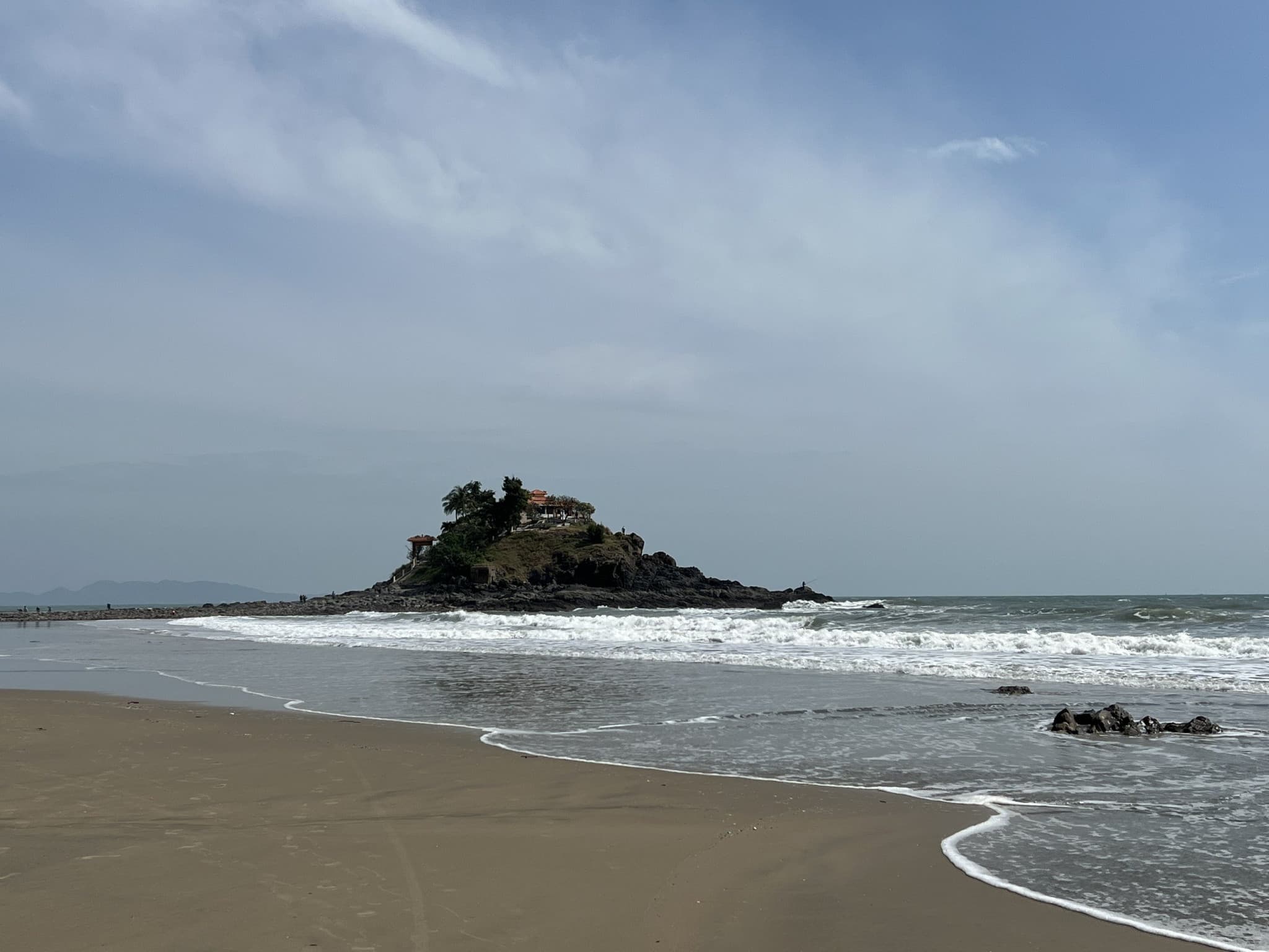 Vung Tau Full-Day Tour from Ho Chi Minh: Thuy Van Beach, Jesus Christ Statue, Thang Tam Temple - image 3