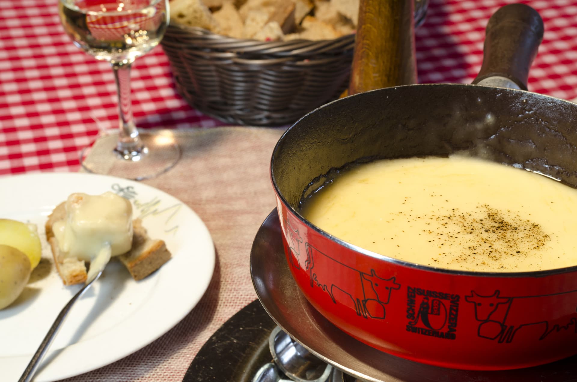 Zurich Sunset Tour and Dinner with Swiss Cheese Fondue - image 4