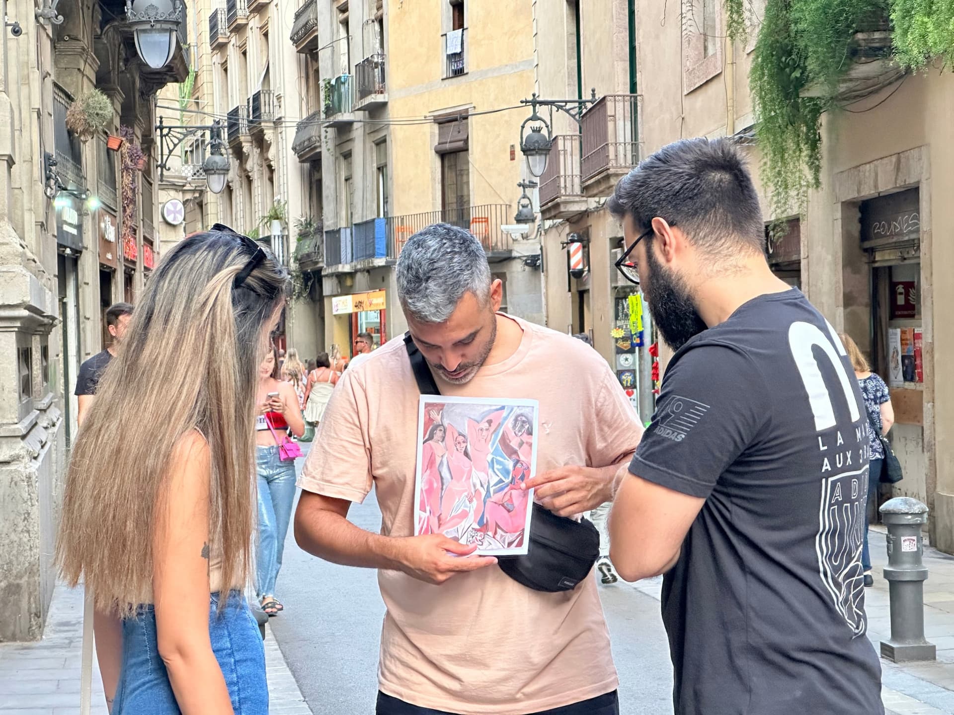 Tour a pie por Barcelona con entrada sin filas al Museo Picasso - imagen 2