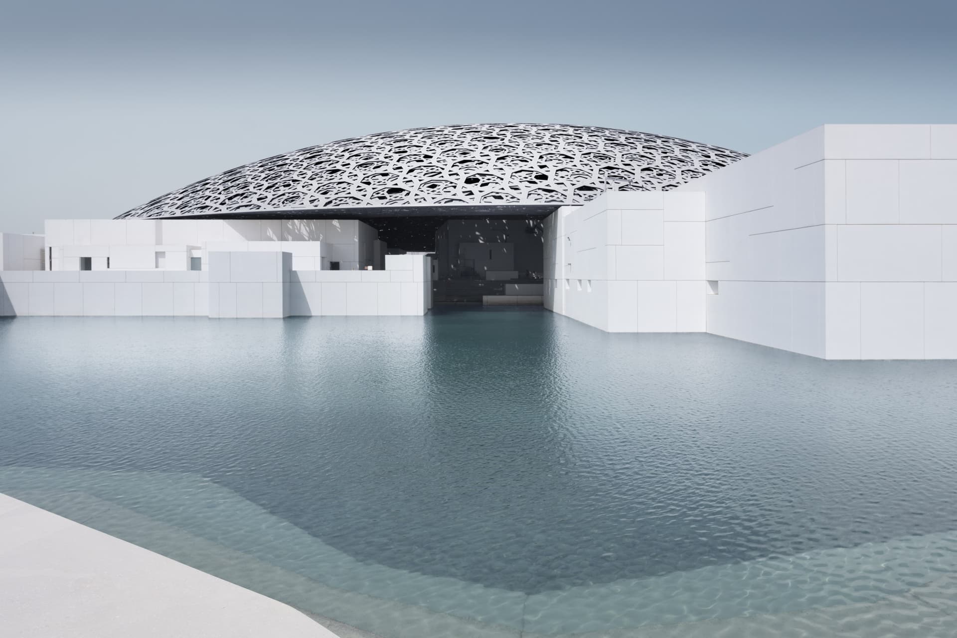 COMBO: The National Aquarium + Louvre Abu Dhabi Tickets - image 7