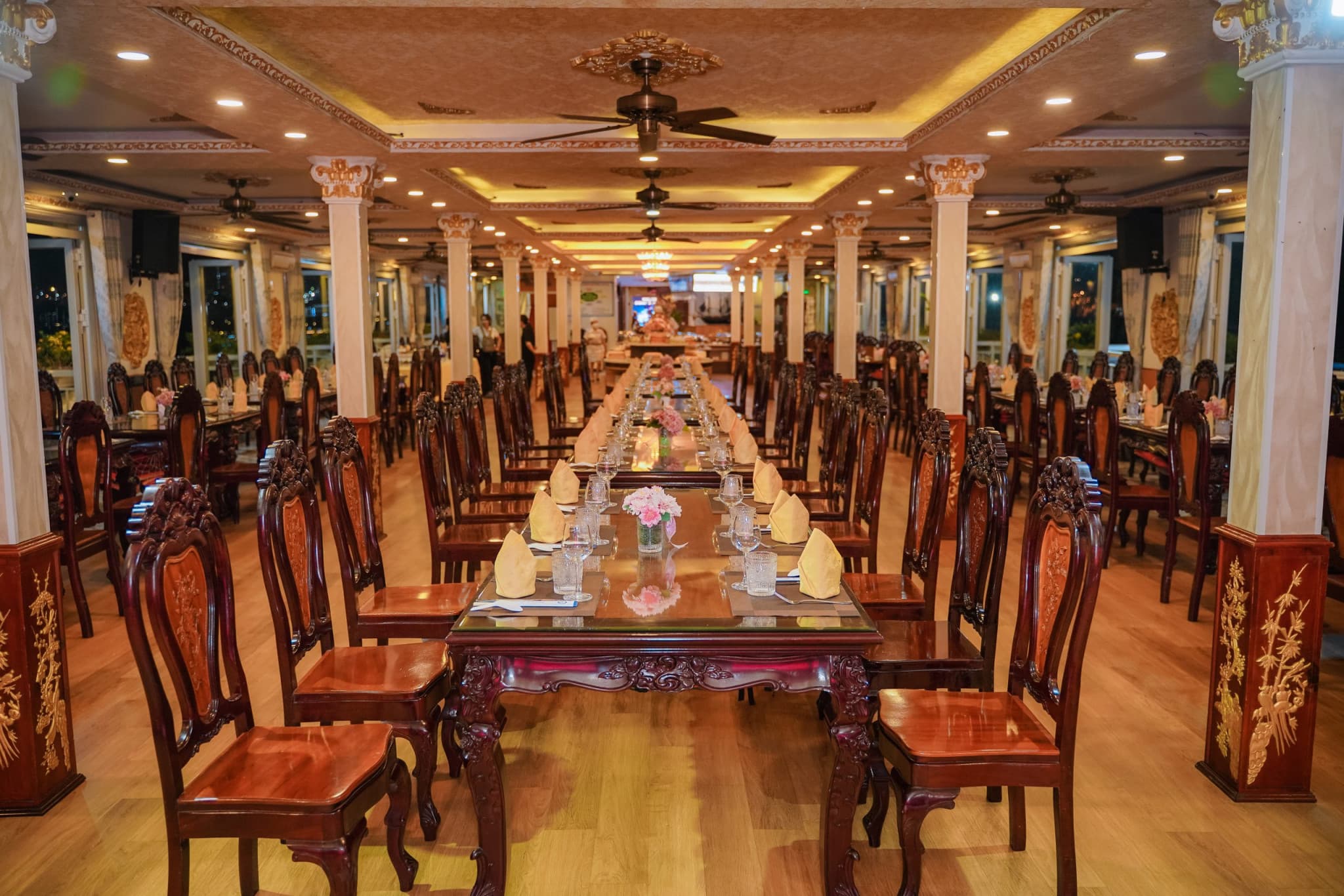 Saigon Evening Tour with Water Puppetry Show and Dinner Cruise - image 8