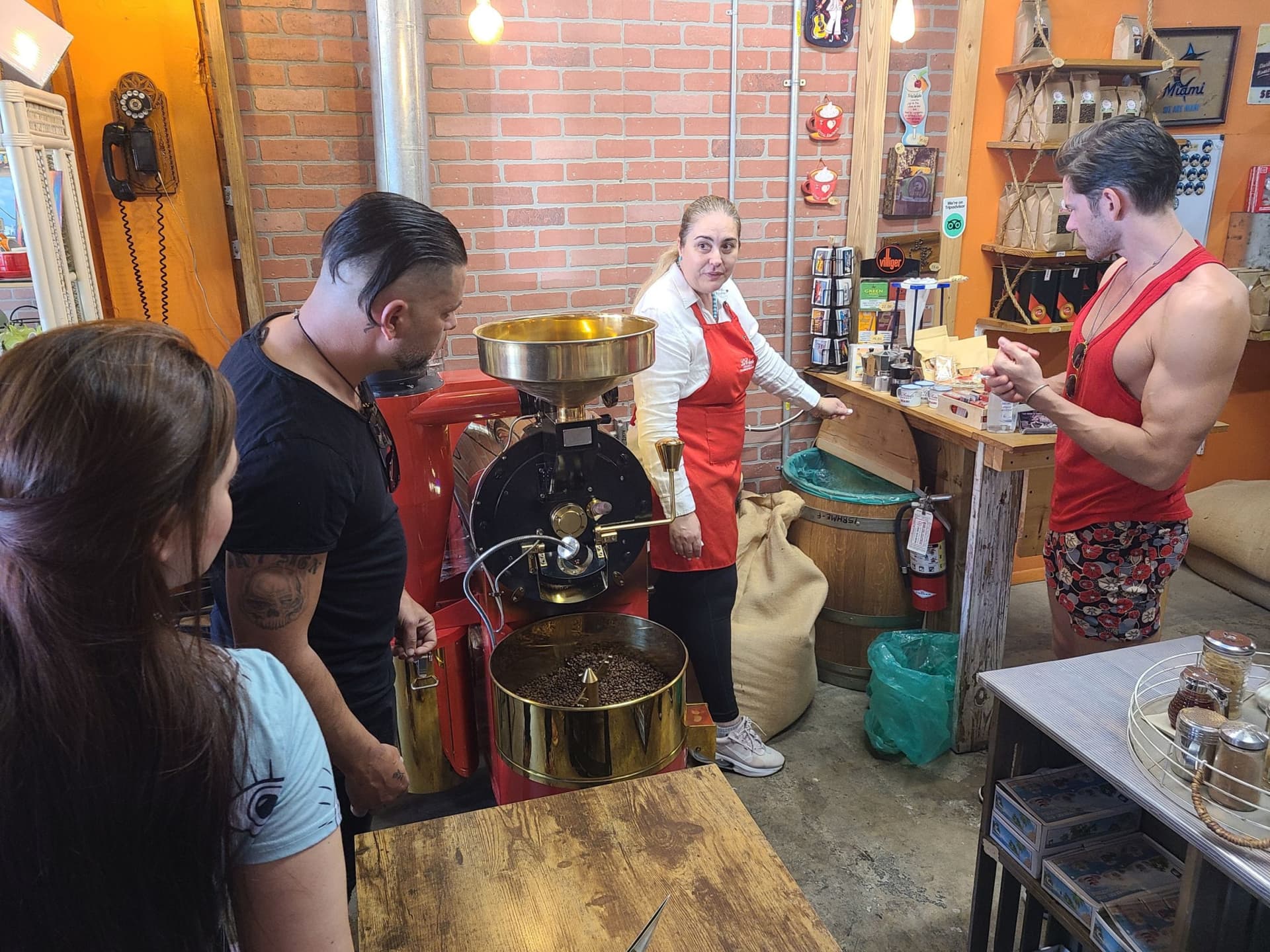 Tour gastronómico y a pie por Little Havana en Miami - imagen 13