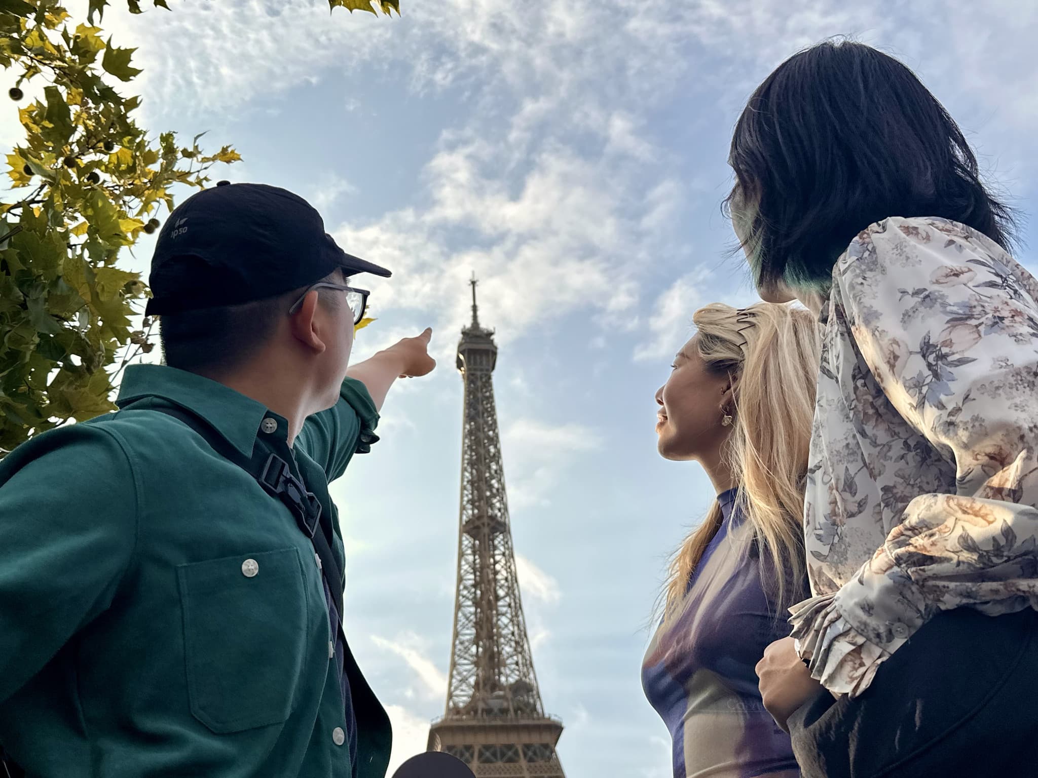 Eiffel Tower Guided Tour With Summit Entry + Seine River Cruise - image 5
