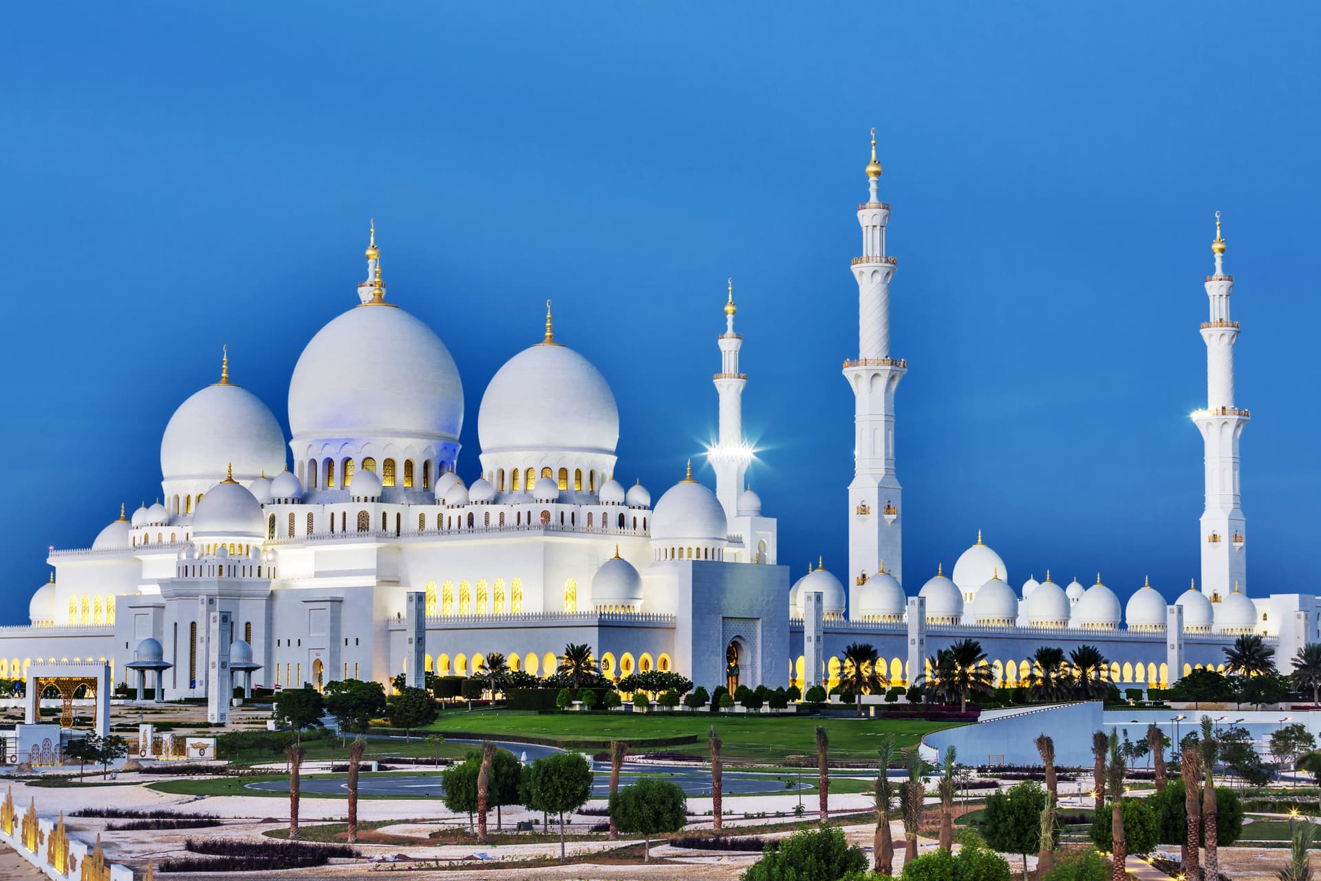 Abu Dhabi Premium City Tour from Dubai: Sheikh Zayed Mosque, Etihad Towers, Qasr Al Watan - imagen principal