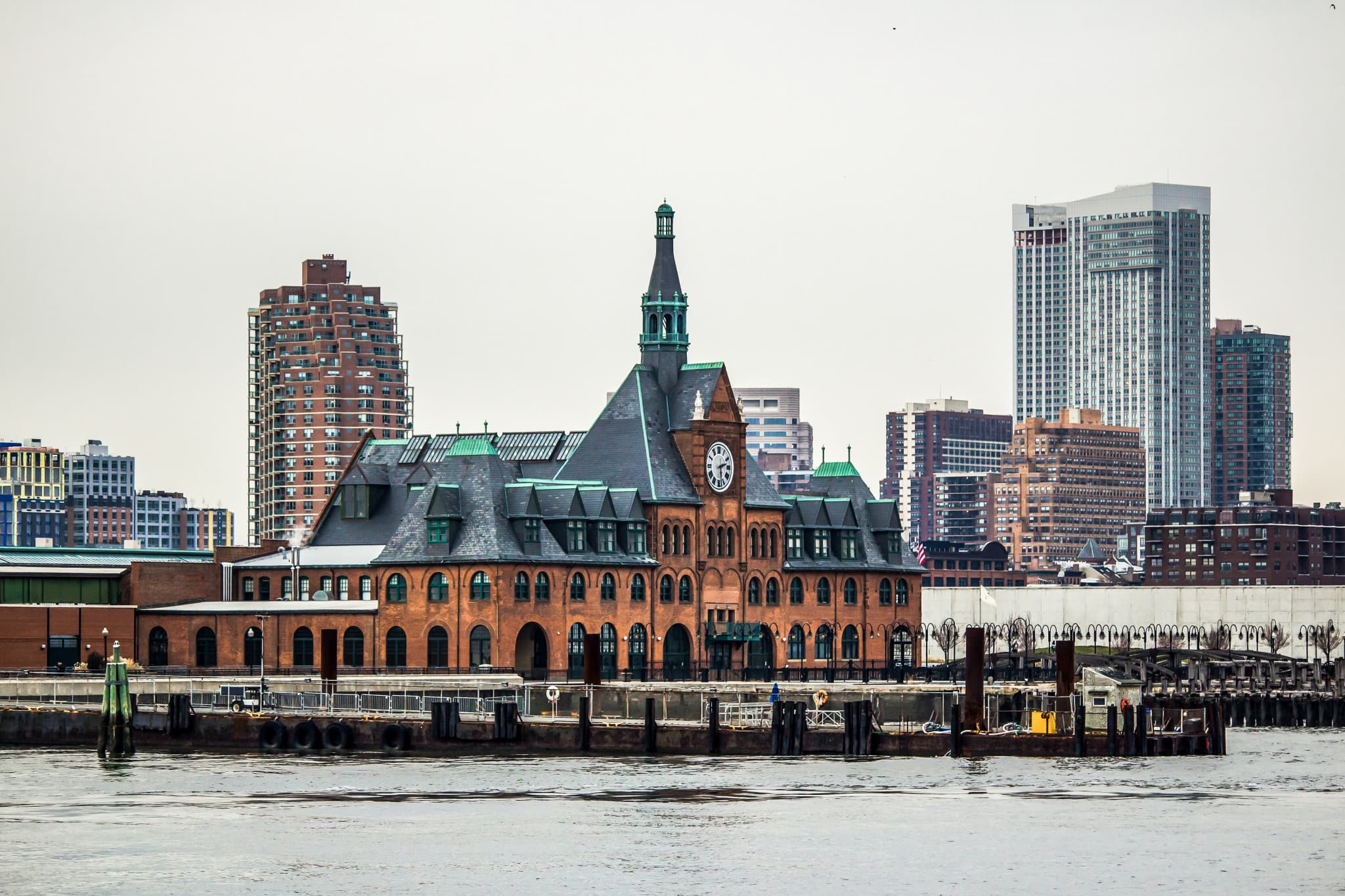 Statue of Liberty and Ellis Island Tour - image 2