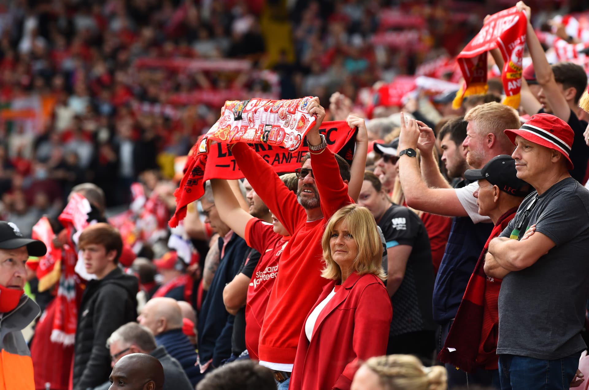 Entrada para partido de la Premier League del Liverpool FC en el estadio Anfield - imagen 6