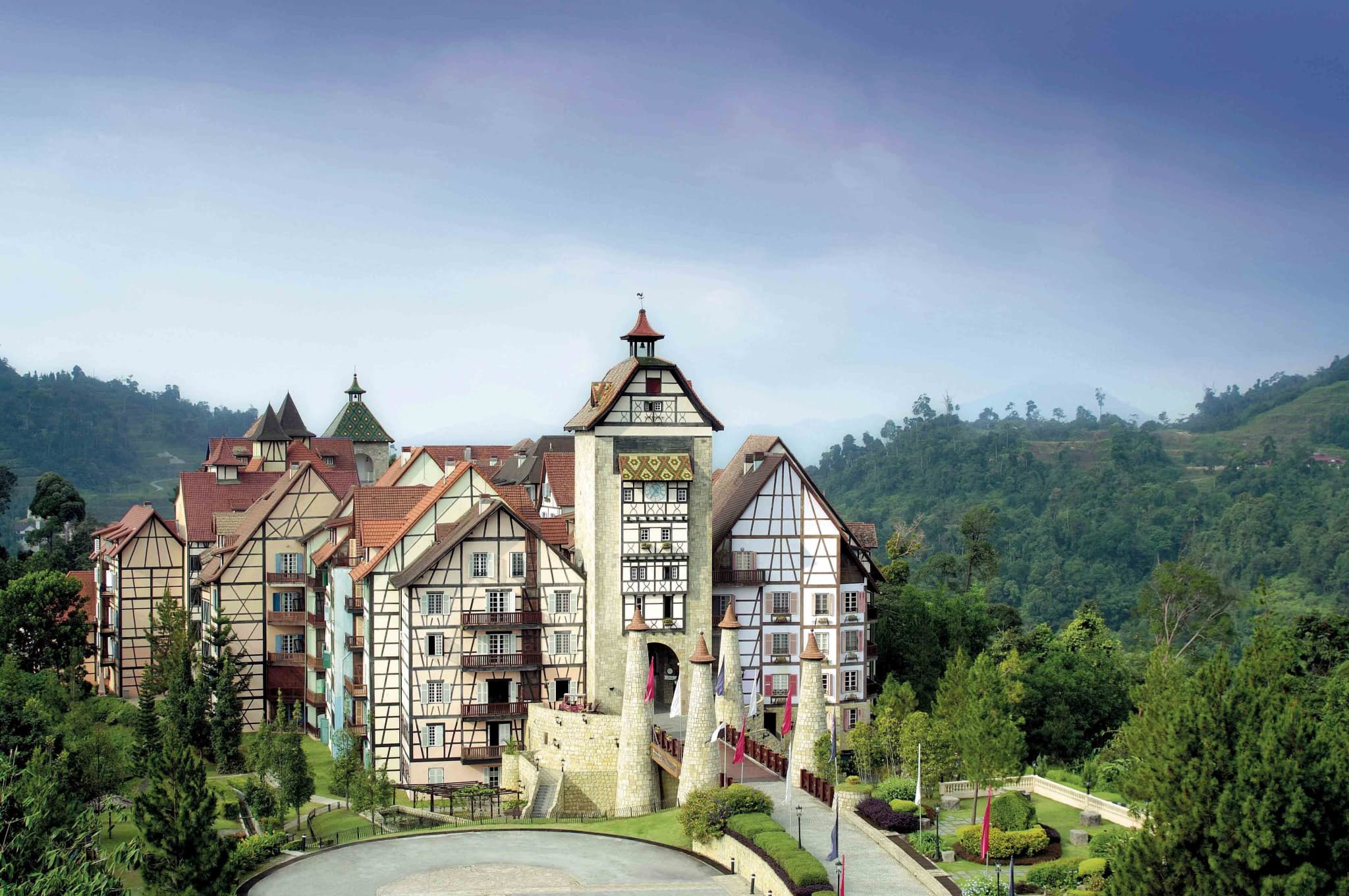 Colmar Tropicale Bukit Tinggi and Batu Caves Tour from Kuala Lumpur - image 3