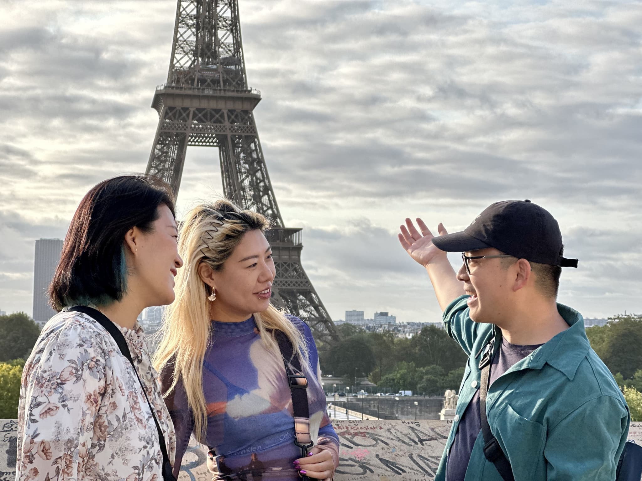 Eiffel Tower Guided Tour With Summit Entry + Seine River Cruise - image 7