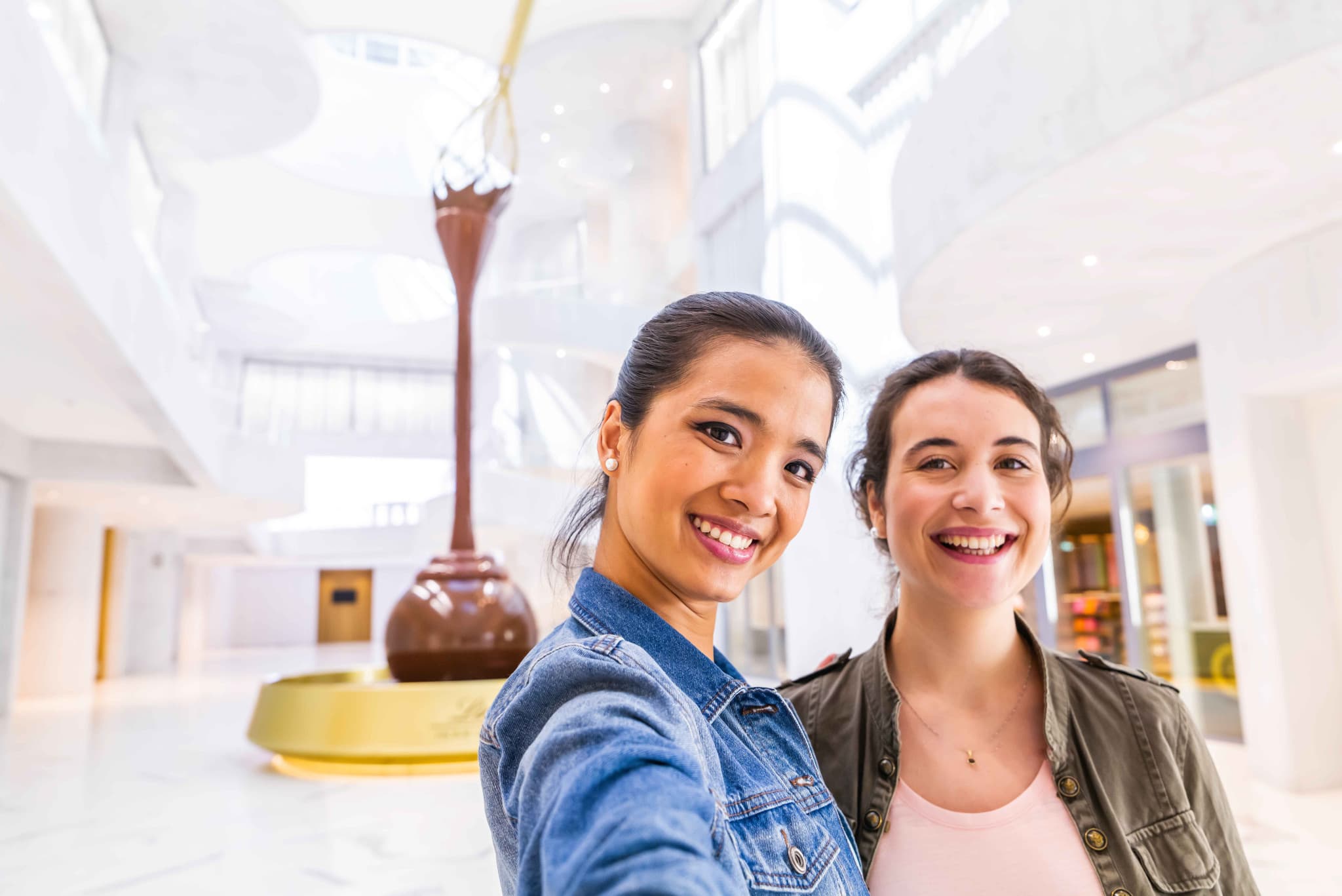 Zurich City Tour with Cruise and Lindt Home of Chocolate - image 6
