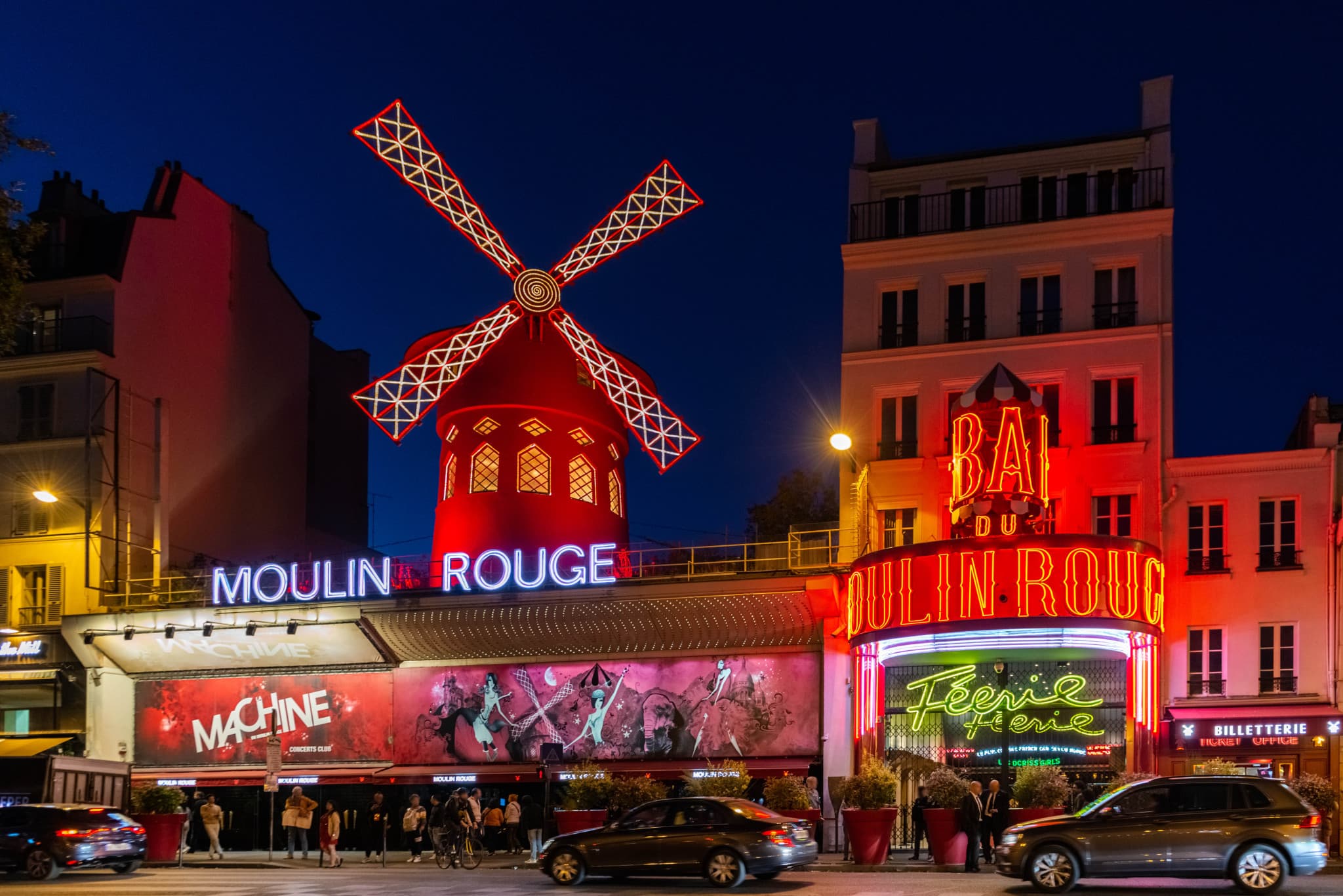 Moulin Rouge Cabaret Show with Drop-off Service and Dinner - image 6