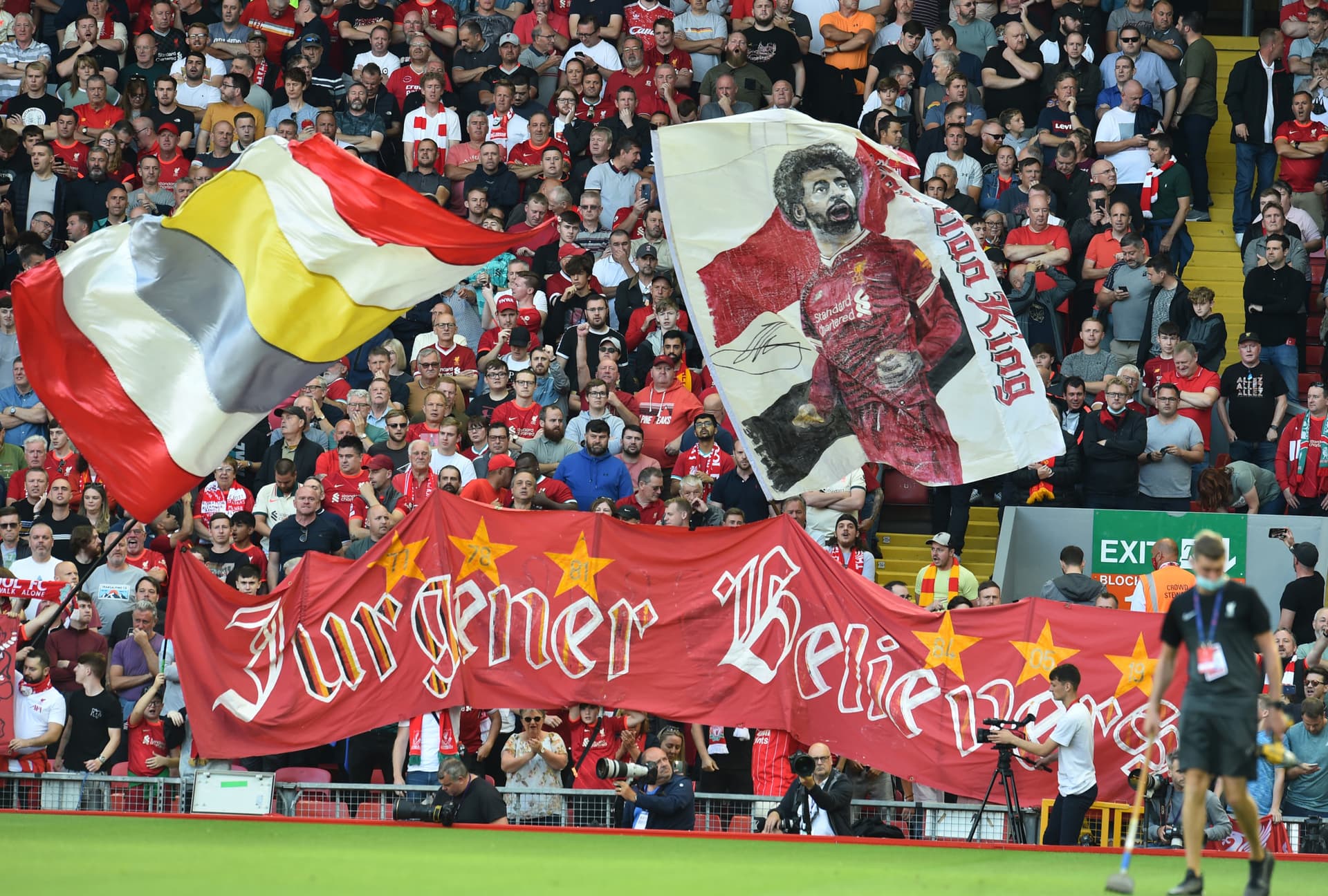 Entrada para partido de la Premier League del Liverpool FC en el estadio Anfield - imagen 8
