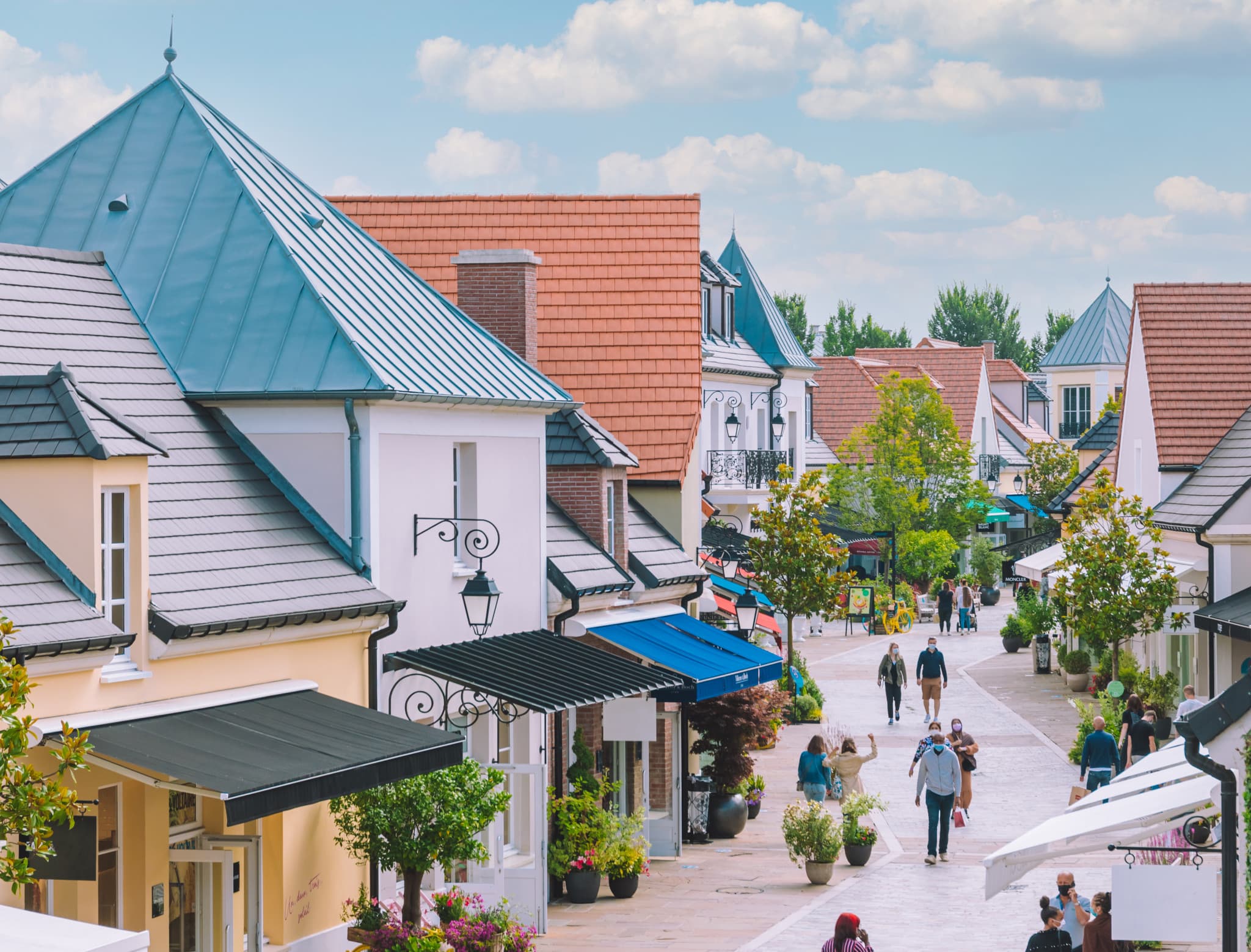 La Vallee Village with Round Trip Transfers from Paris - image 3