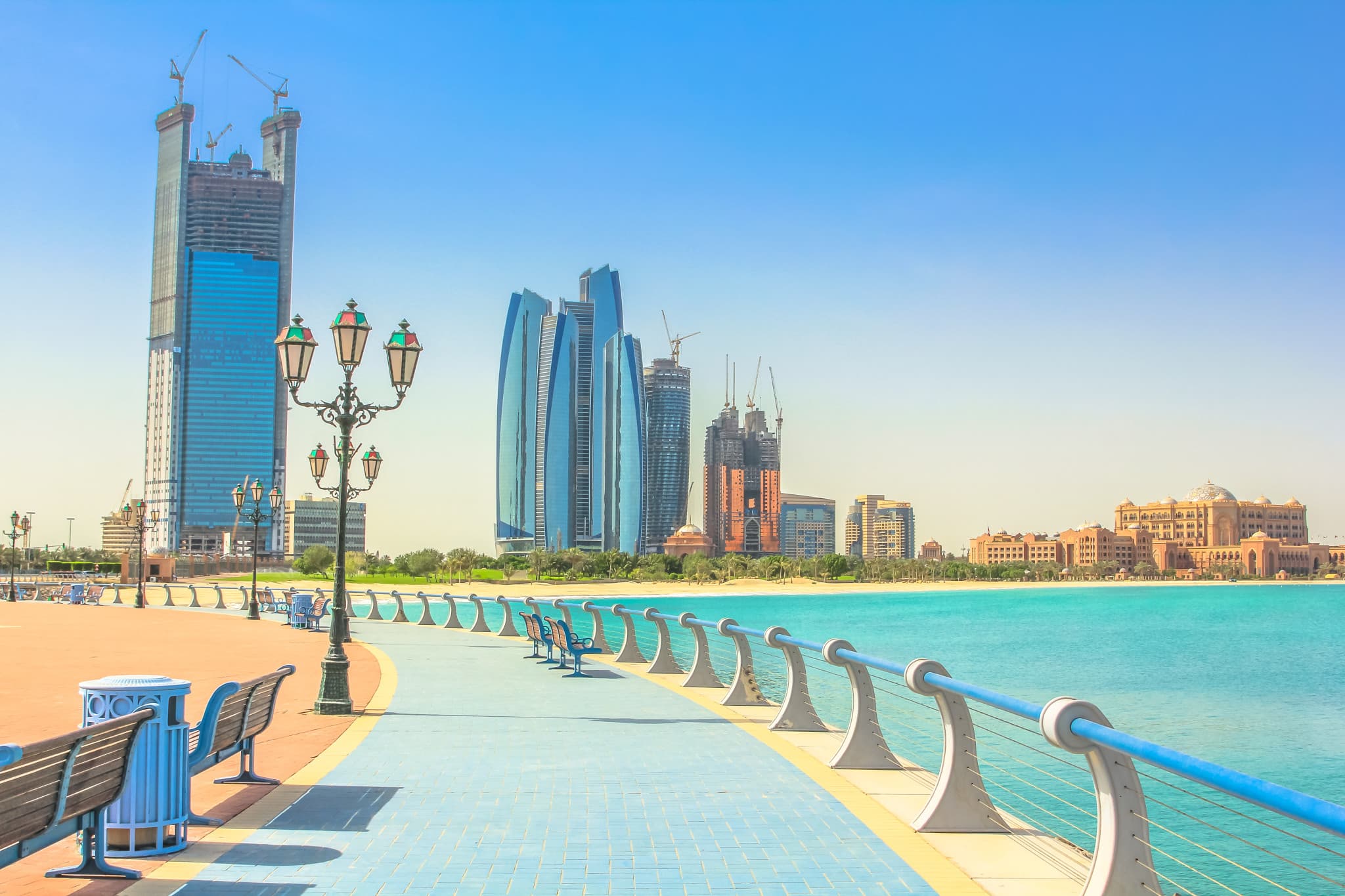 Abu Dhabi Premium City Tour from Dubai: Sheikh Zayed Mosque, Etihad Towers, Qasr Al Watan - image 5