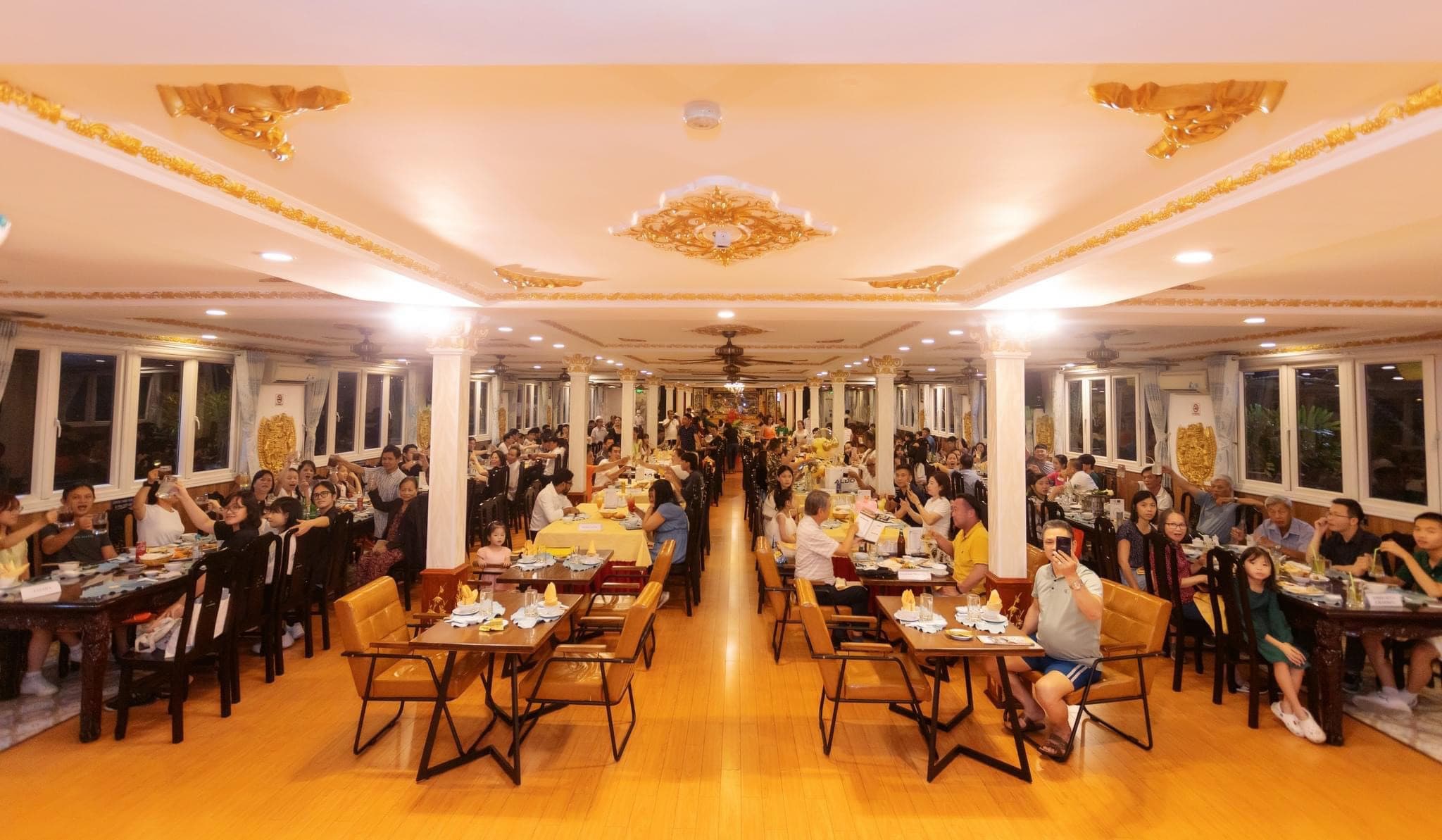 Saigon Evening Tour with Water Puppetry Show and Dinner Cruise - image 7