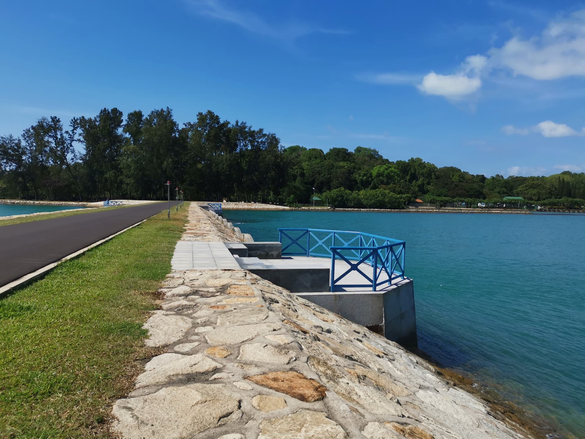 Singapore Island Cruise - St. John's Island, Lazarus Island, and Kusu Island by Ferry - main image