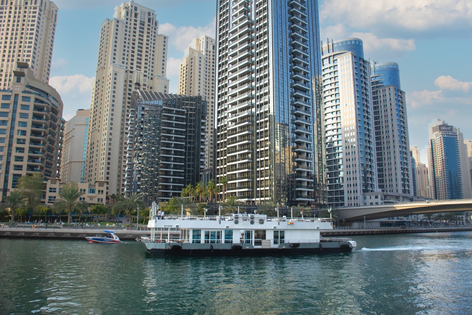 Alexandra Sea Lounge Dinner Cruise in Dubai Marina - imagen 4
