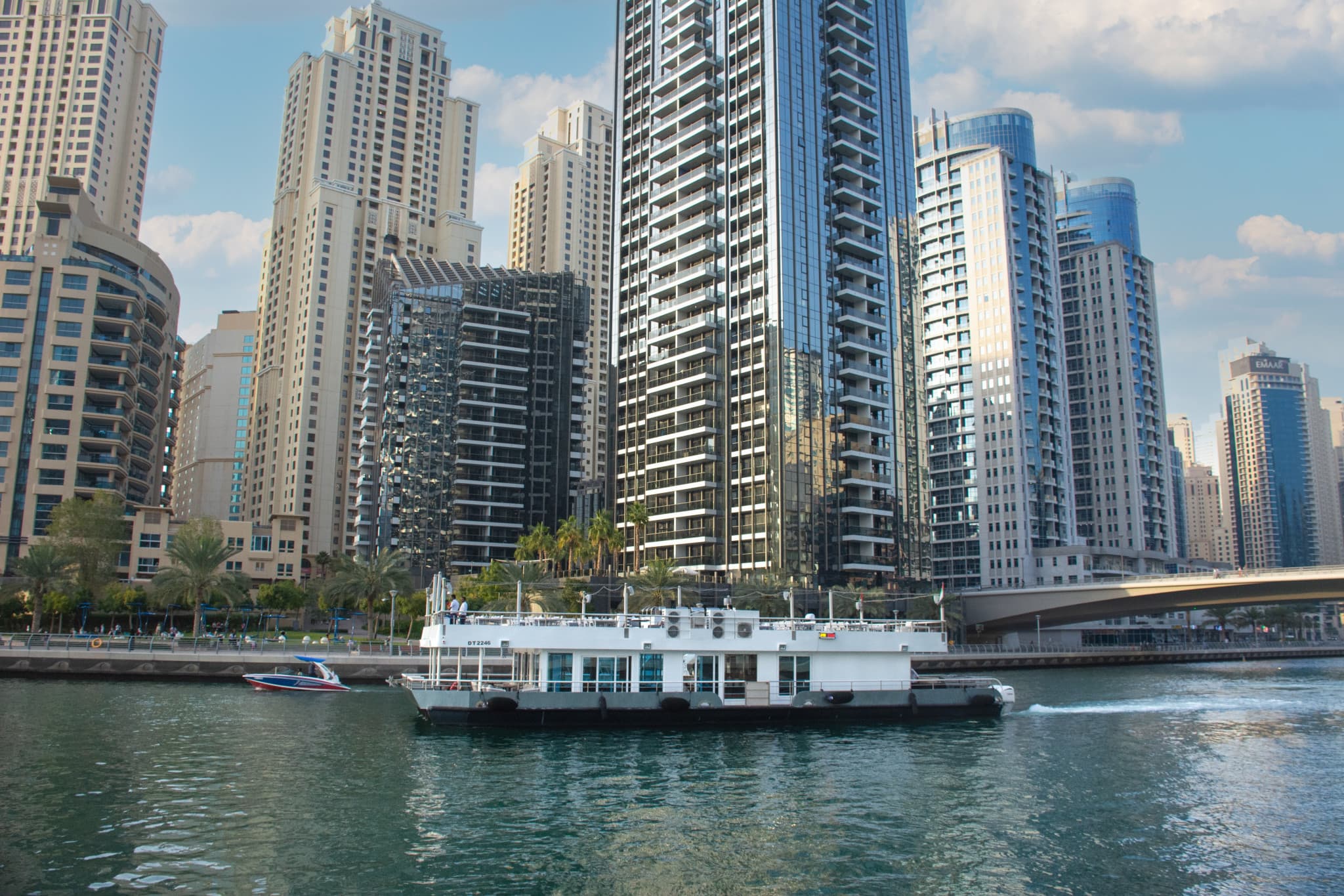 Alexandra Sea Lounge Dinner Cruise in Dubai Marina - image 4
