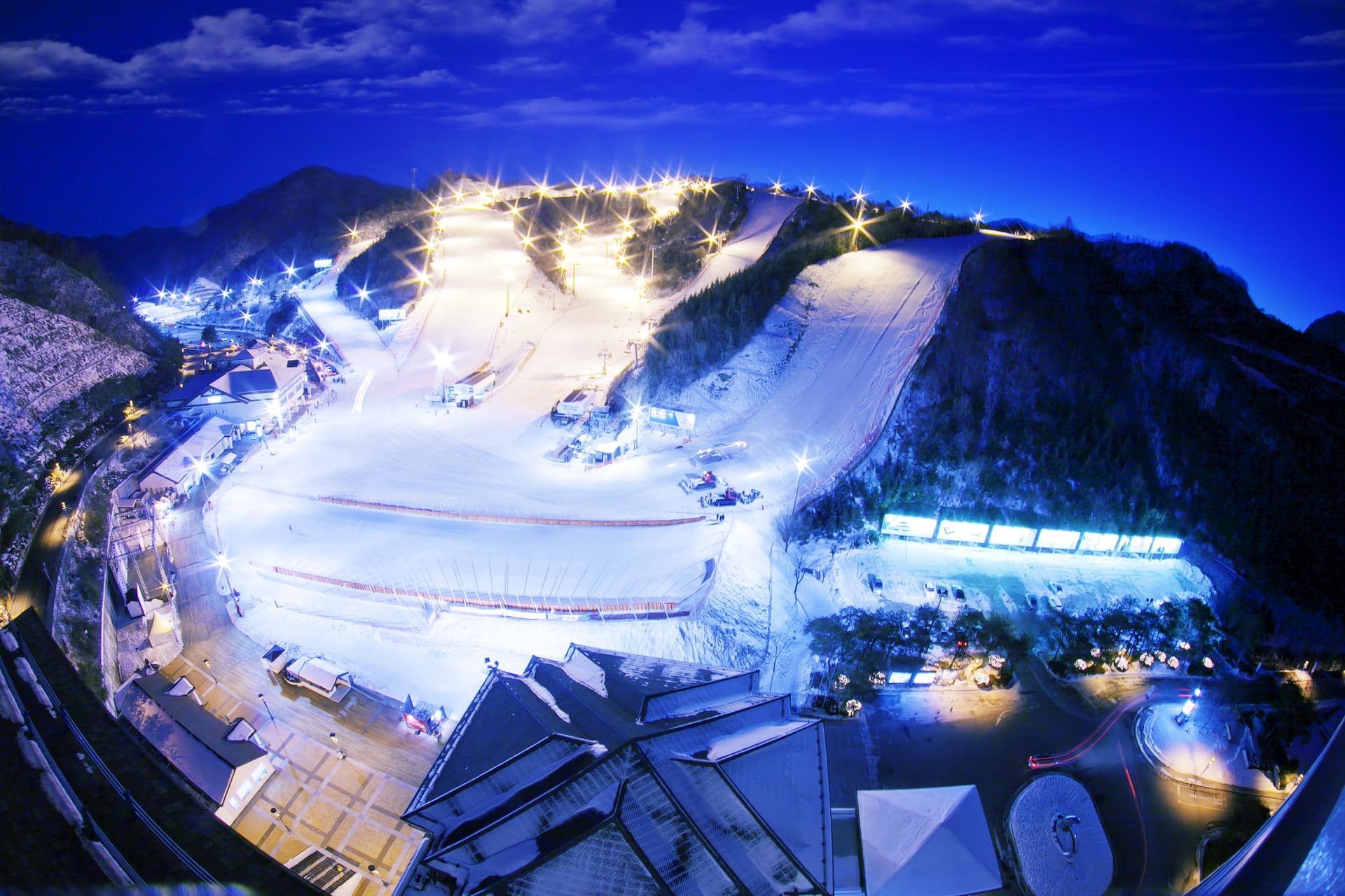 Elysian Gangchon Ski Resort and Eobi Ice Valley Full-Day Tour from Seoul - image 10