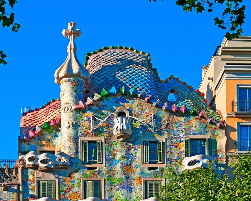 Gaudi Houses: Casa Vicens, Casa Batllo, Casa Mila Guided Tour in English, Mandarin, Korean - image 7